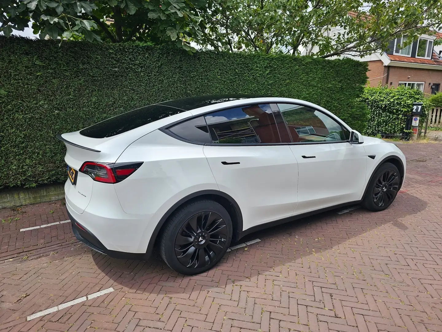 Tesla Model Y Long Range Dual Motor AWD - 1