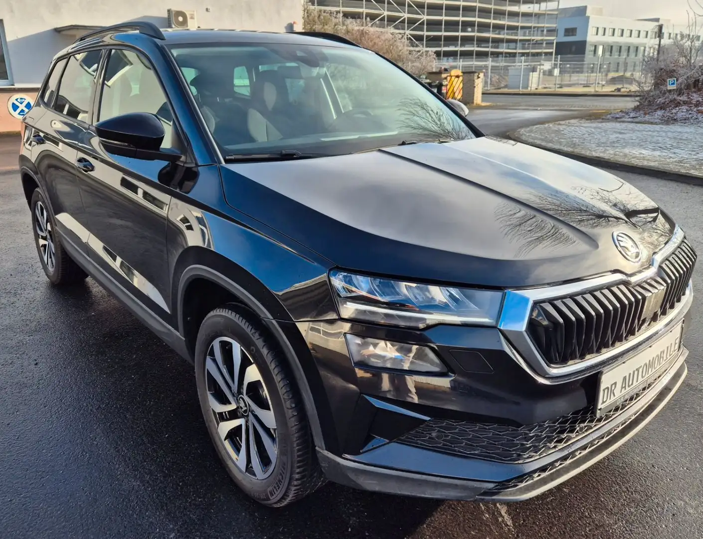 Skoda Karoq Drive 4x4 ACC LED Virtual Navi Klima Schwarz - 2