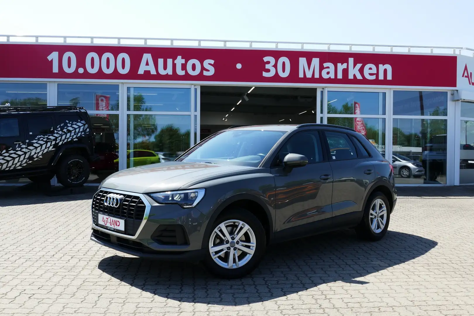 Audi Q3 35 TFSI basis VC GRA LED Navi Leder Totwinkel Gris - 2