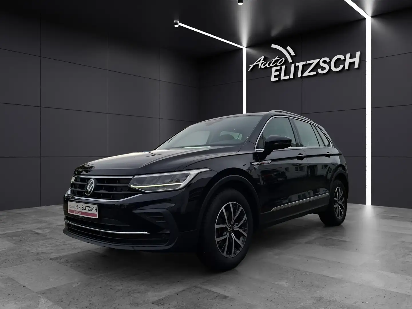 Volkswagen Tiguan TSI Life DSG LED Navi Pano ACC PDC SH Schwarz - 2
