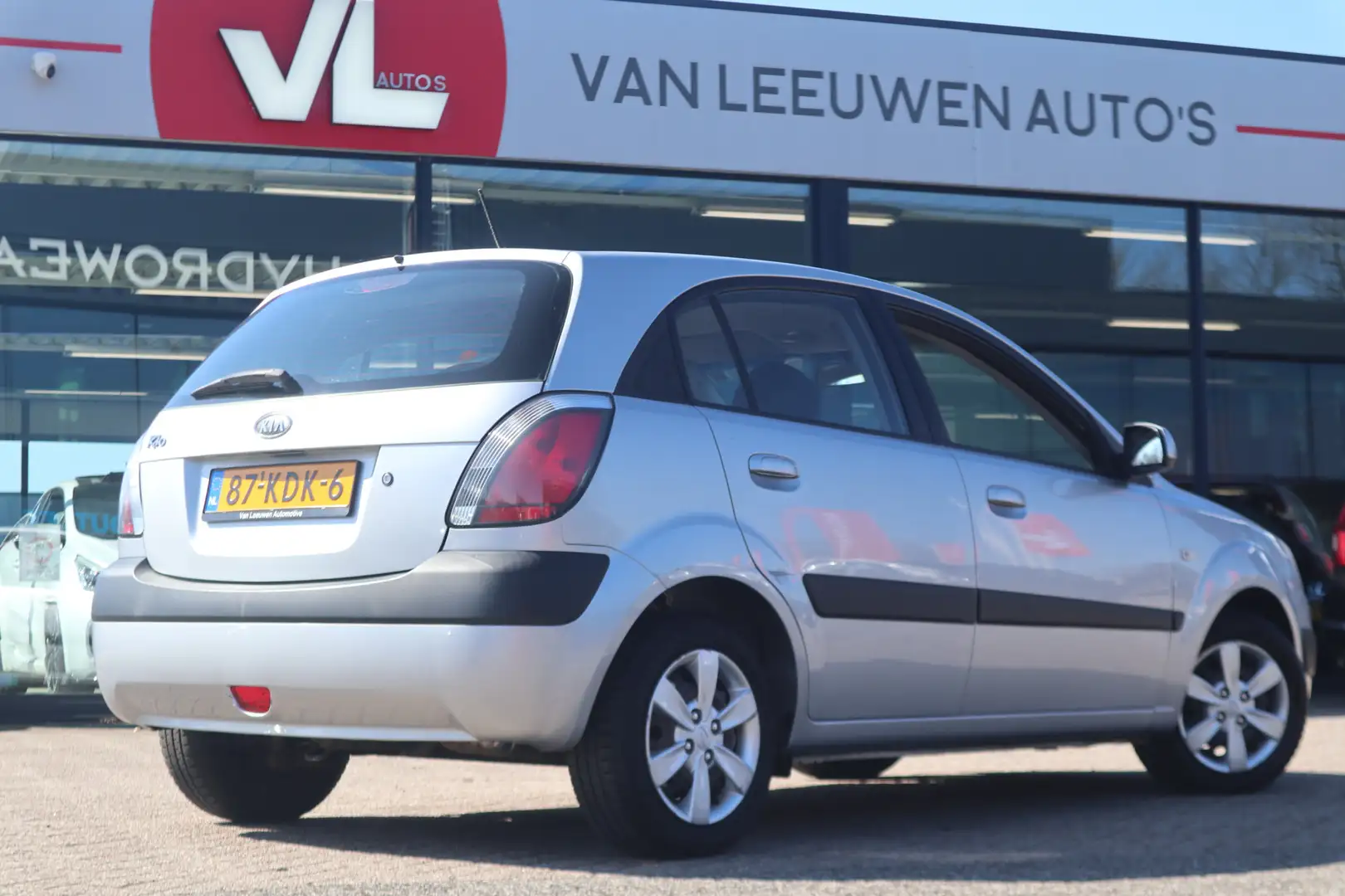 Kia Rio 1.4 X | Airco | Radio CD | Elektrische ramen | Szürke - 2