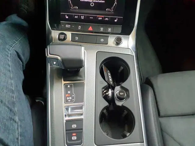 Audi A6 view 10