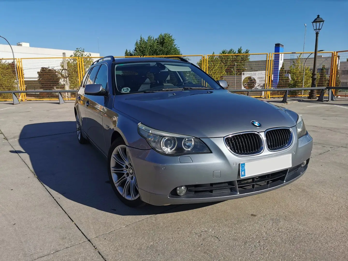 BMW 525 525i Touring Gris - 1