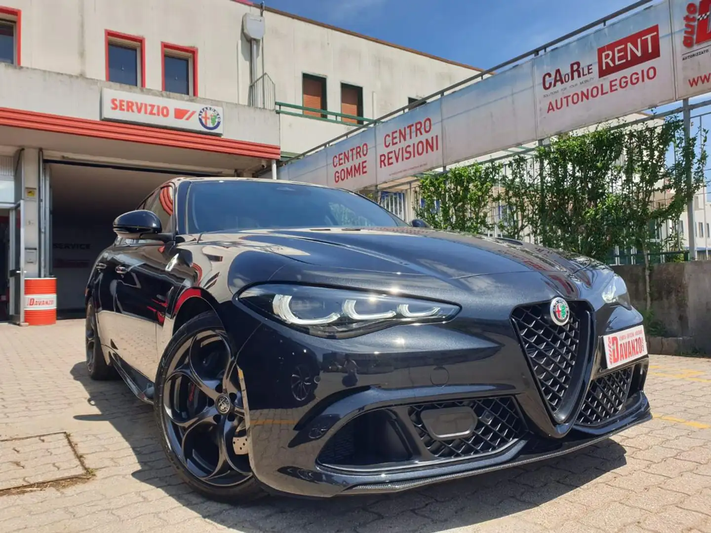 Alfa Romeo Giulia 2.9 V6 Bi-Turbo AT8 Quadrifoglio Noir - 1