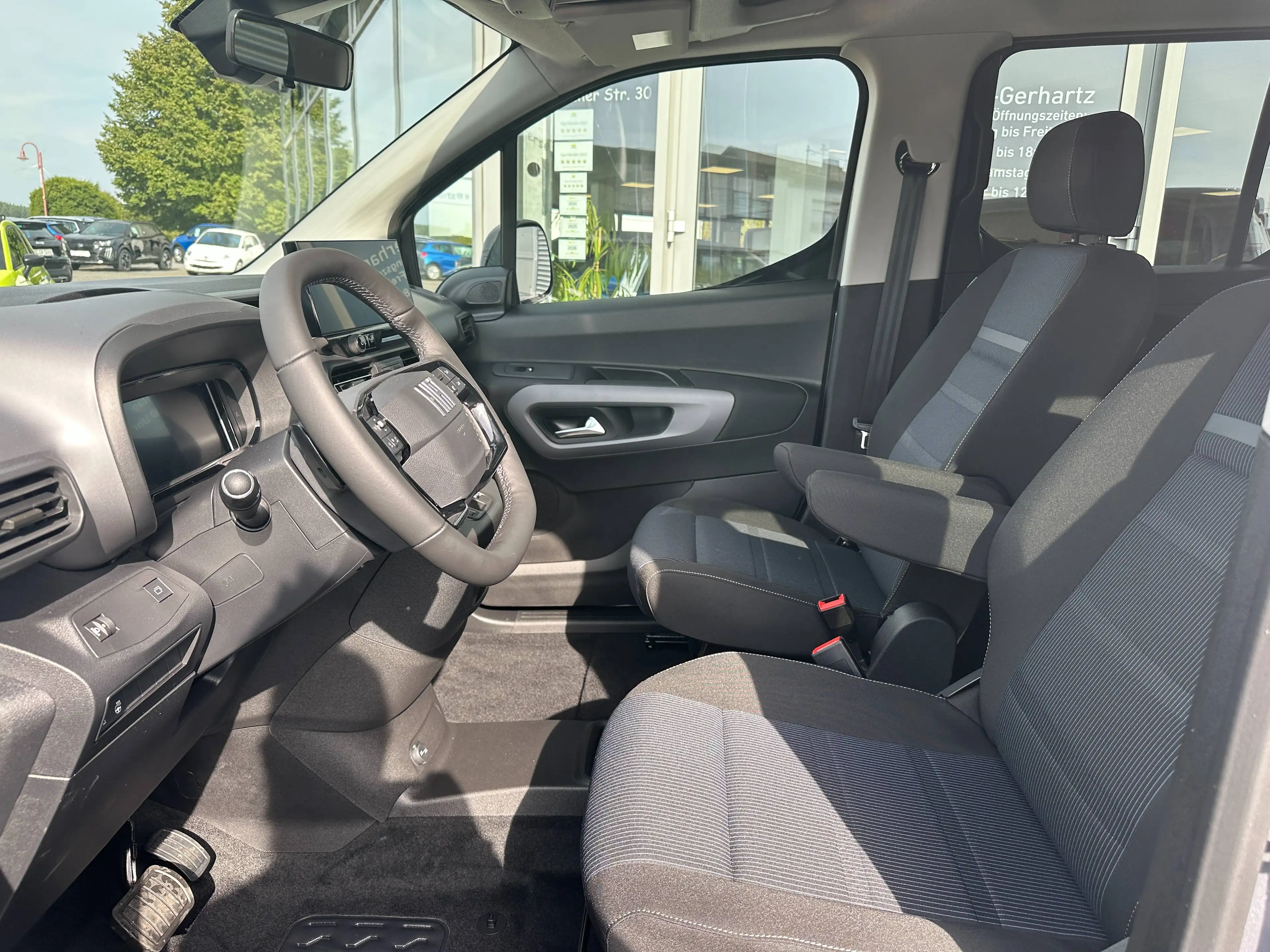 Fiat Doblo Kombi L1 / Komfort- Techno Paket / — photo 9
