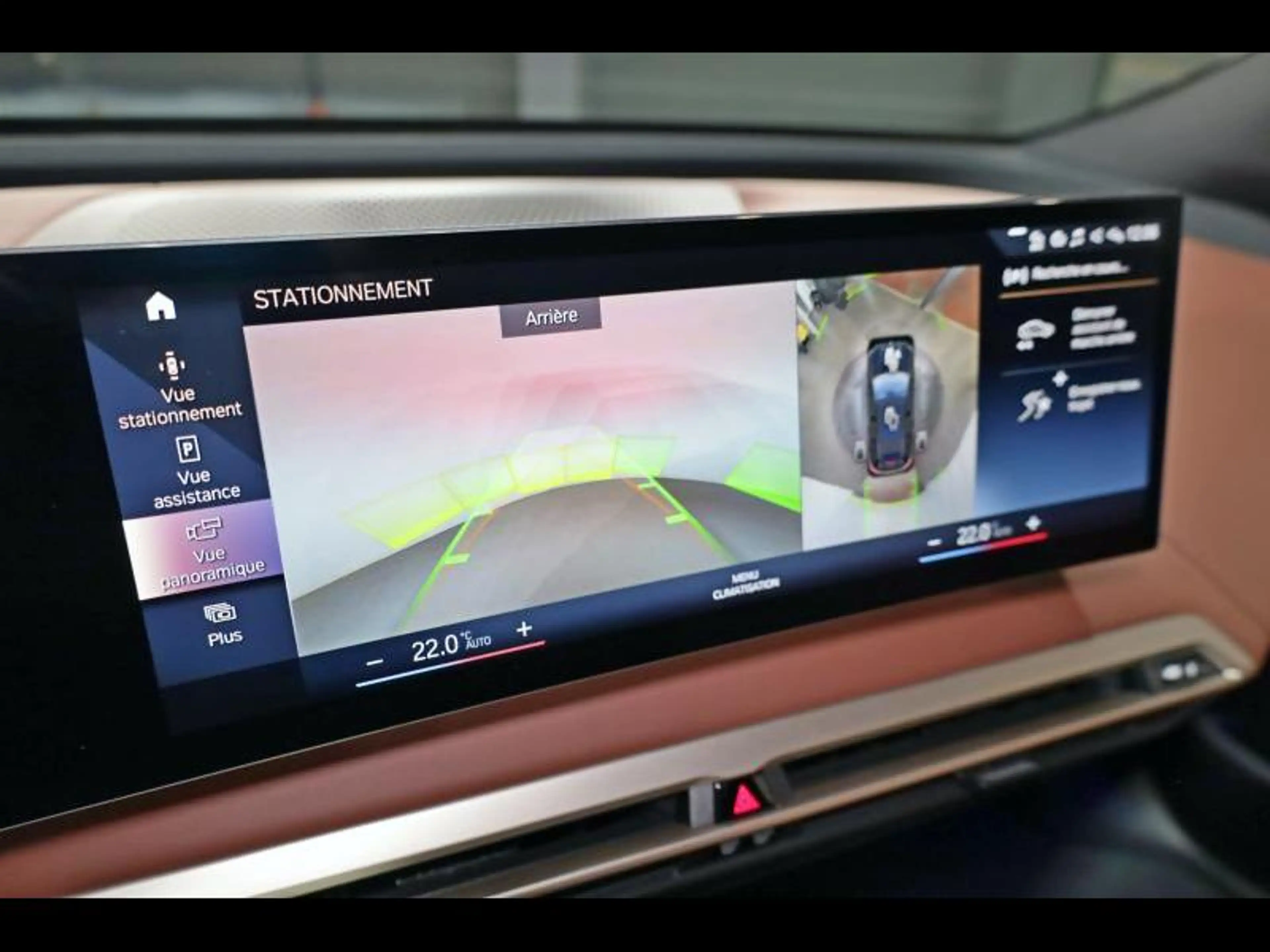 BMW iX xDrive50 Kit Sport — photo 13