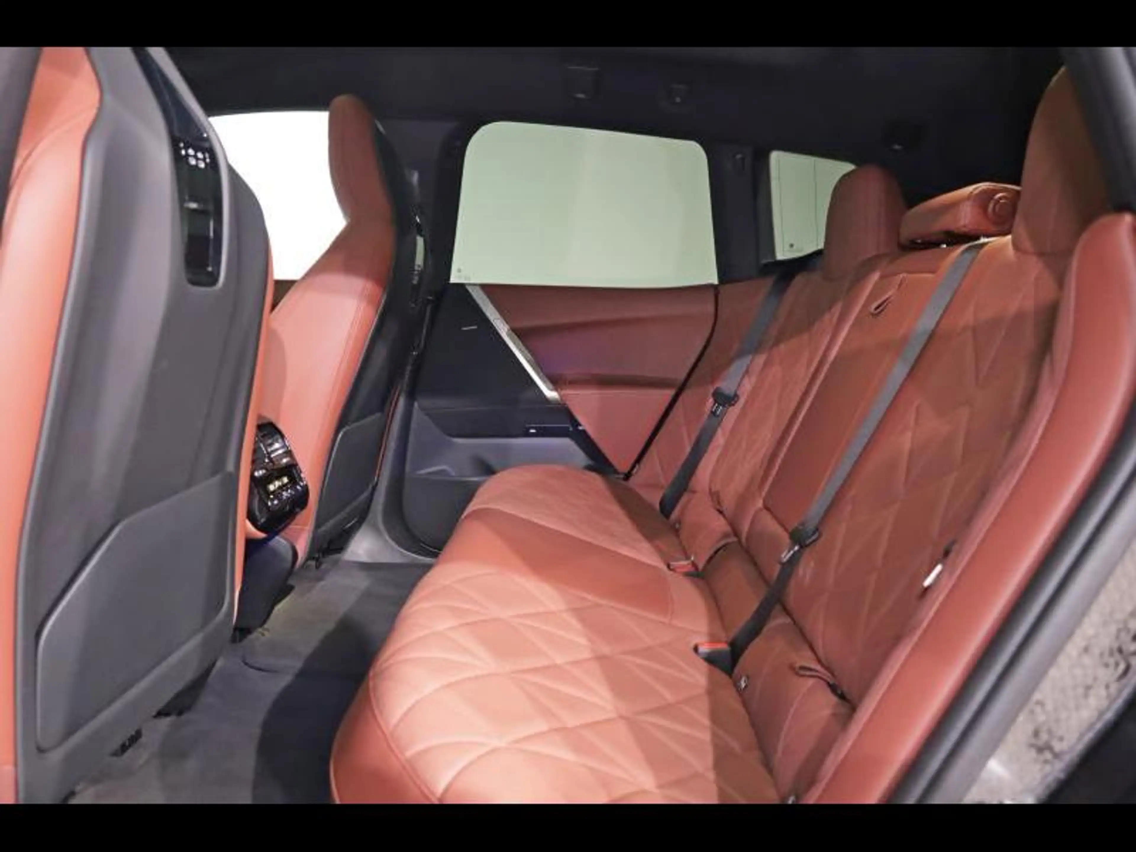 BMW iX xDrive50 Kit Sport — photo 9