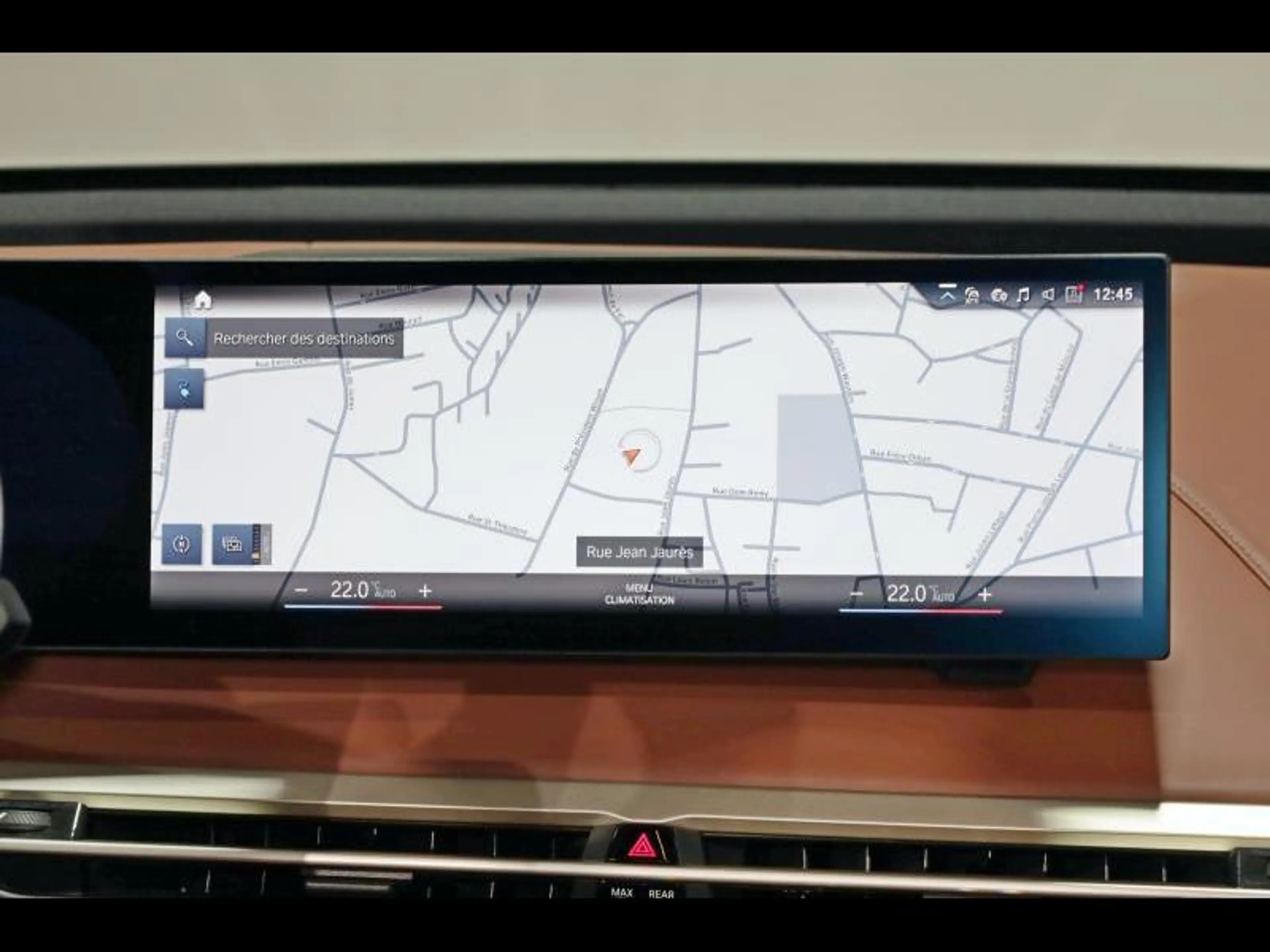 BMW iX xDrive50 Kit Sport — photo 12
