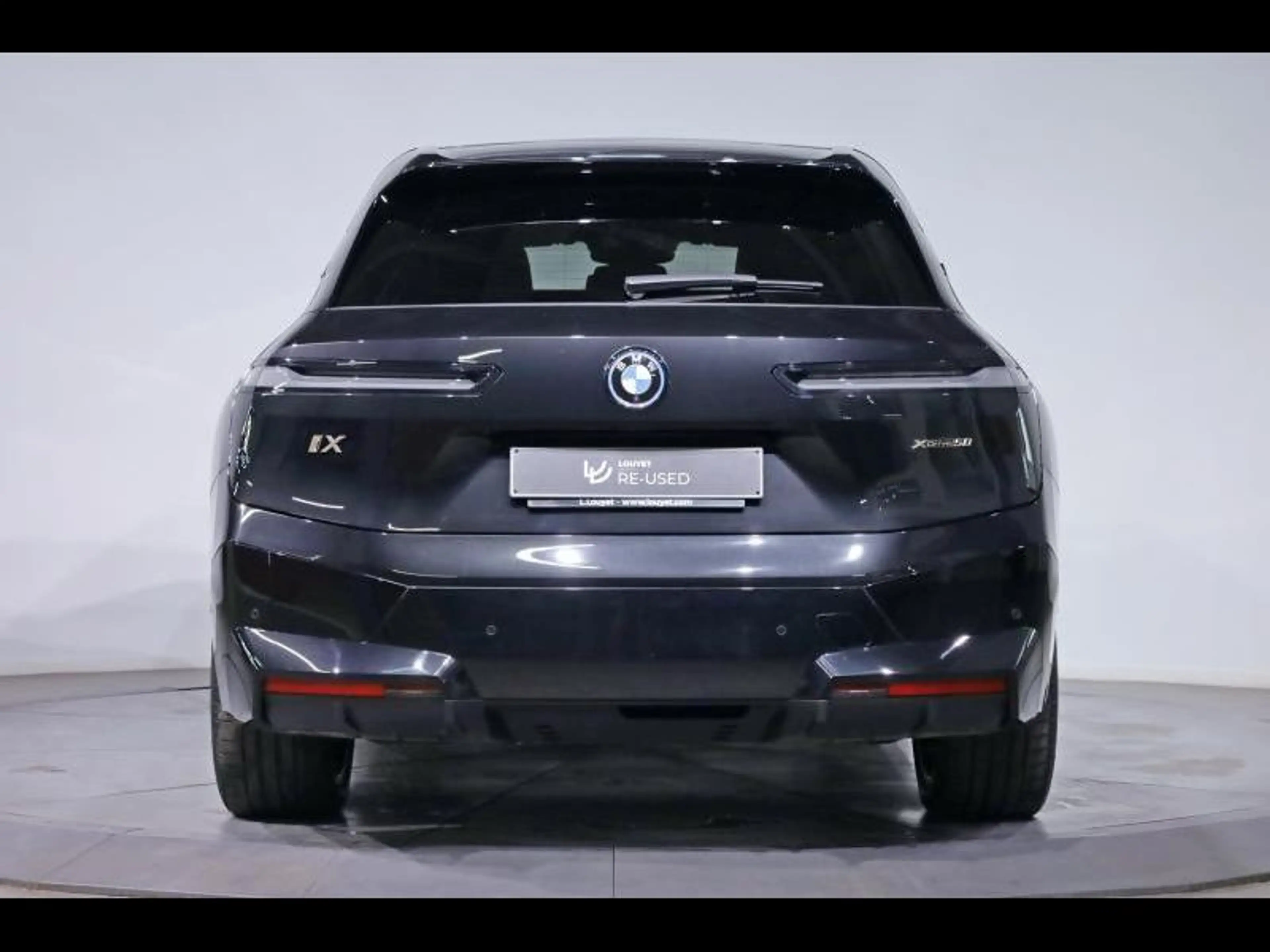 BMW iX xDrive50 Kit Sport — photo 4