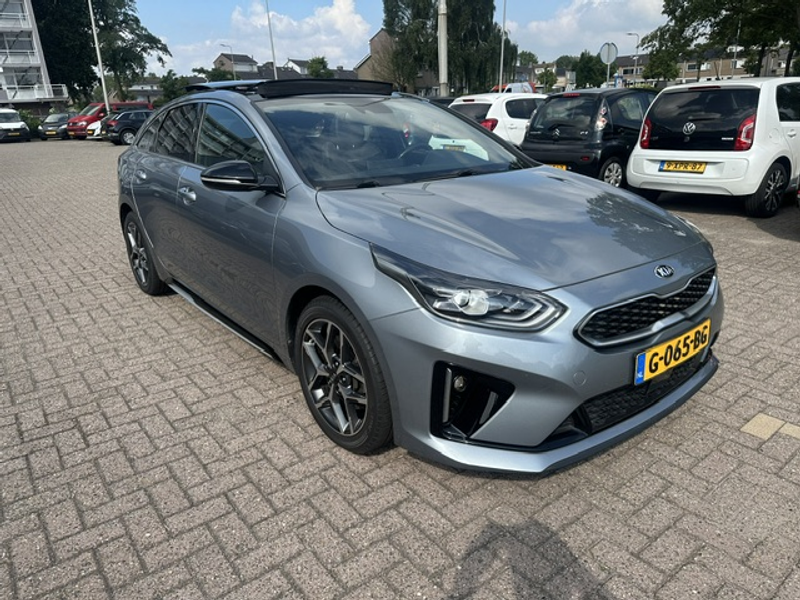 Kia ProCeed / pro_cee'd 1.0 T-GDI GT-Line El.panodak Navi Cruise Lmv Nap — photo 4