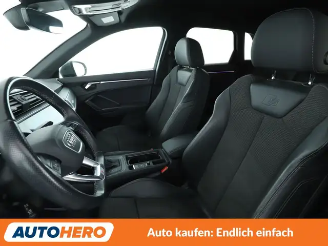 Audi Q3 view 10
