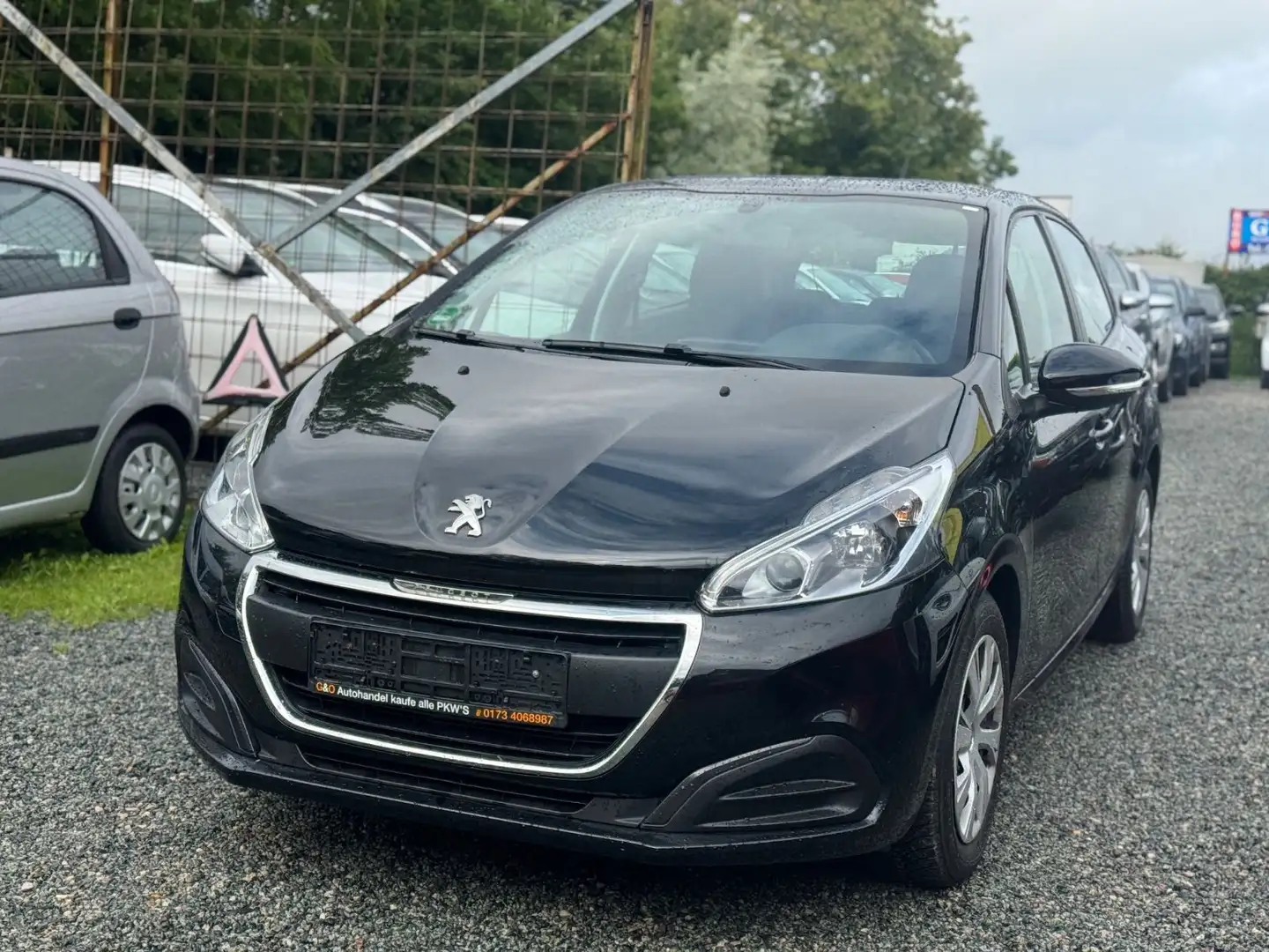 Peugeot 208 Active*KLIMA*EURO 6*TÜV NEU Schwarz - 1