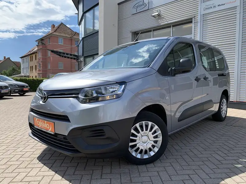 TOYOTA Proace