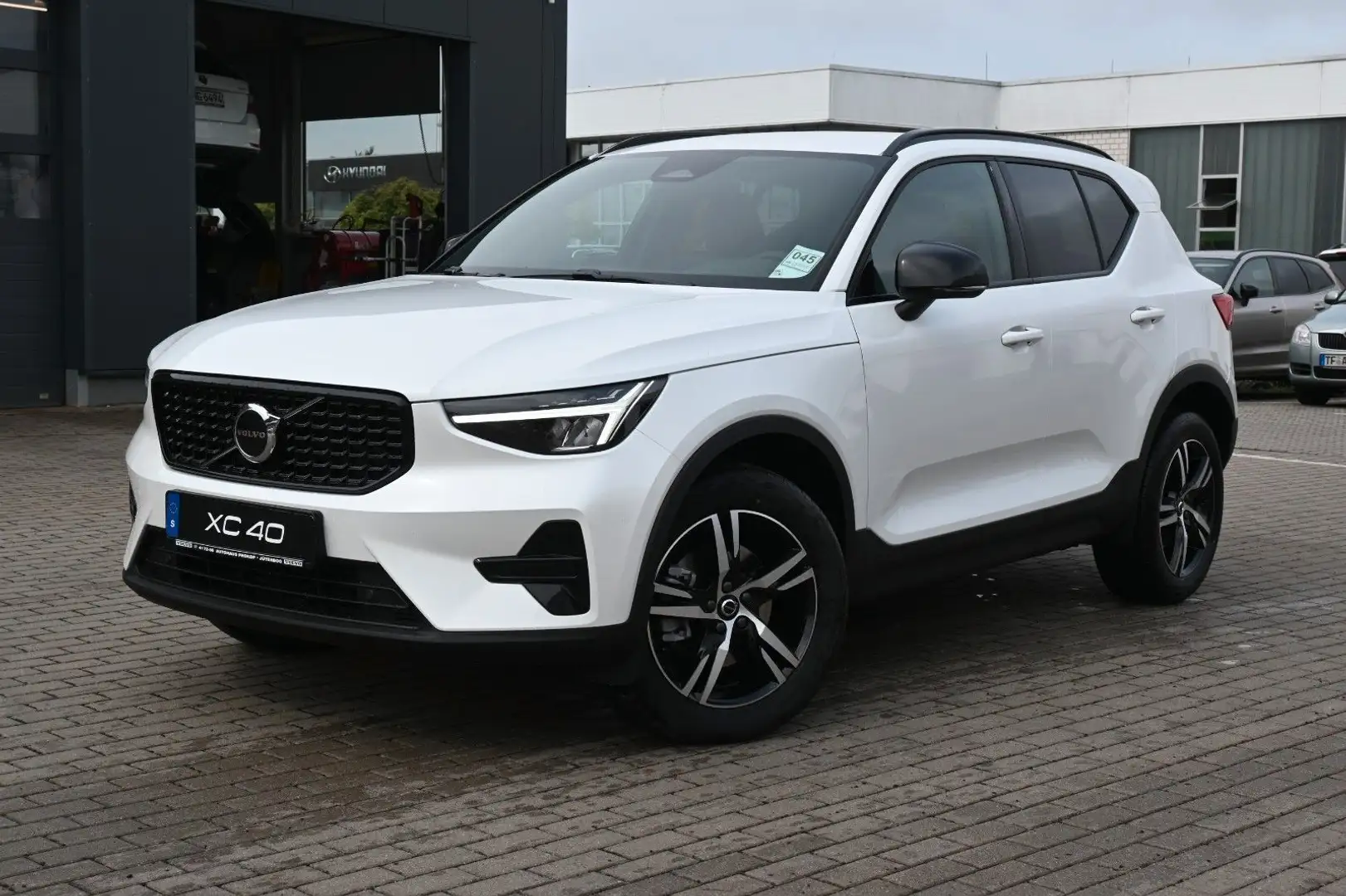 Volvo XC40 Plus Dark *ACC*BLIS*H&K*FSHZG*AHK* Weiß - 1