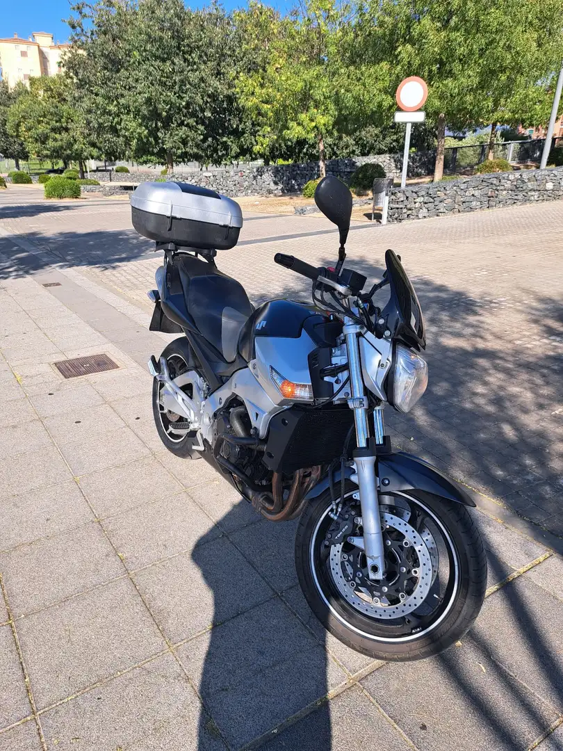 Suzuki GSR 600 Negro - 1