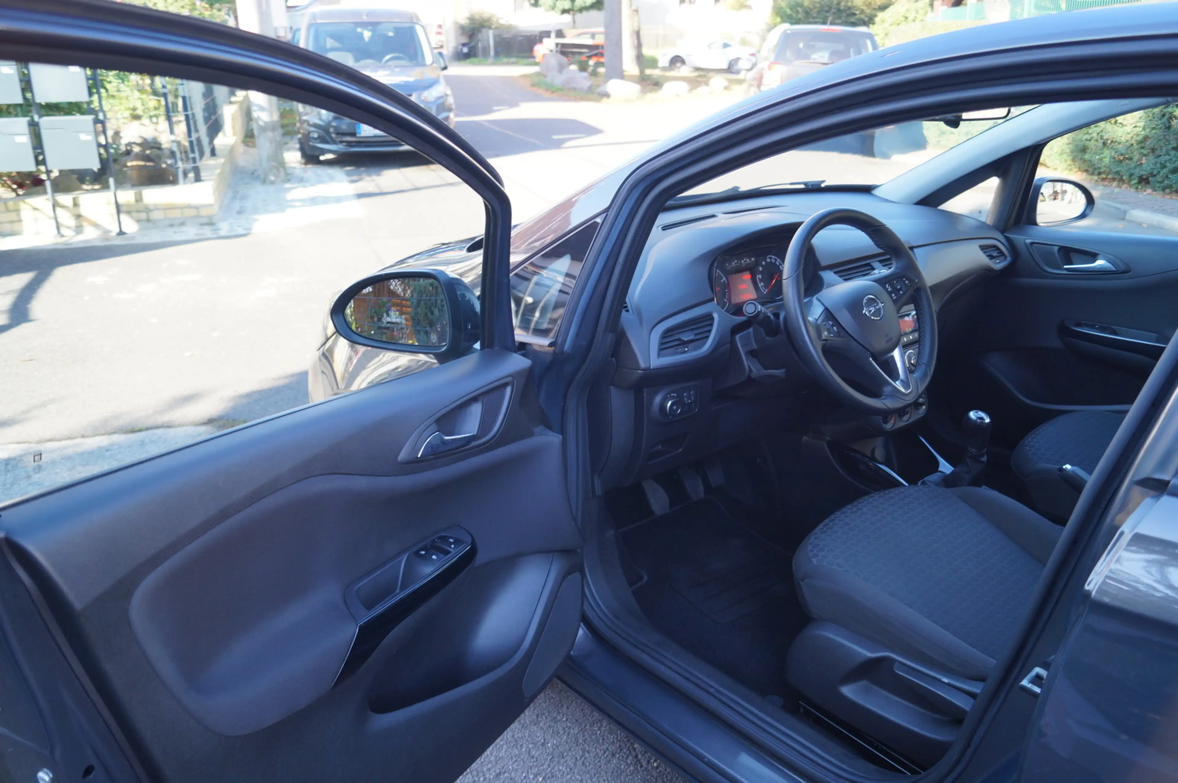 Opel Corsa-e Corsa E 1,4i 66kw Klima-PDC-Sitzh.-beh.LK-Allwet — photo 11