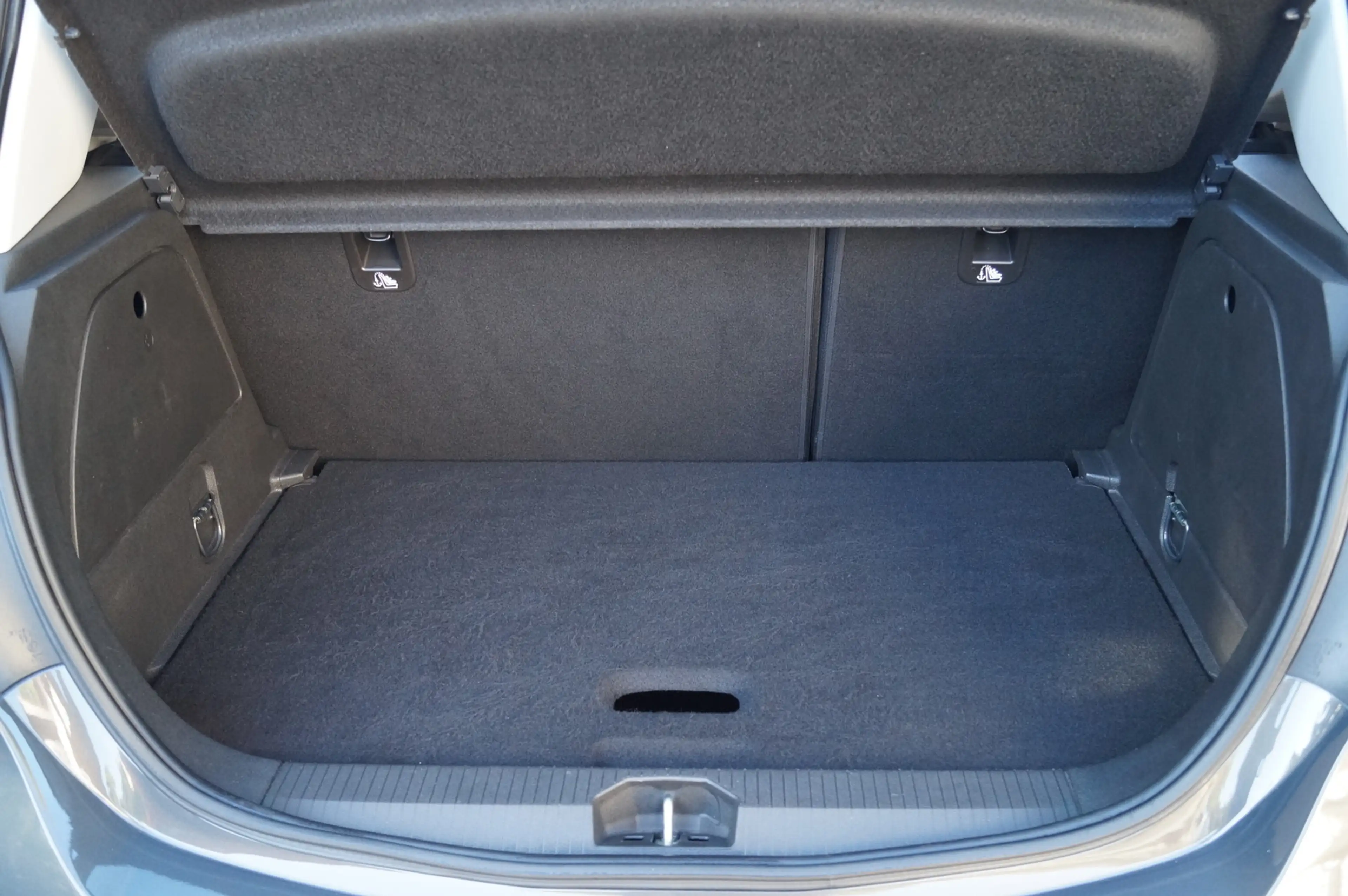 Opel Corsa-e Corsa E 1,4i 66kw Klima-PDC-Sitzh.-beh.LK-Allwet — photo 10