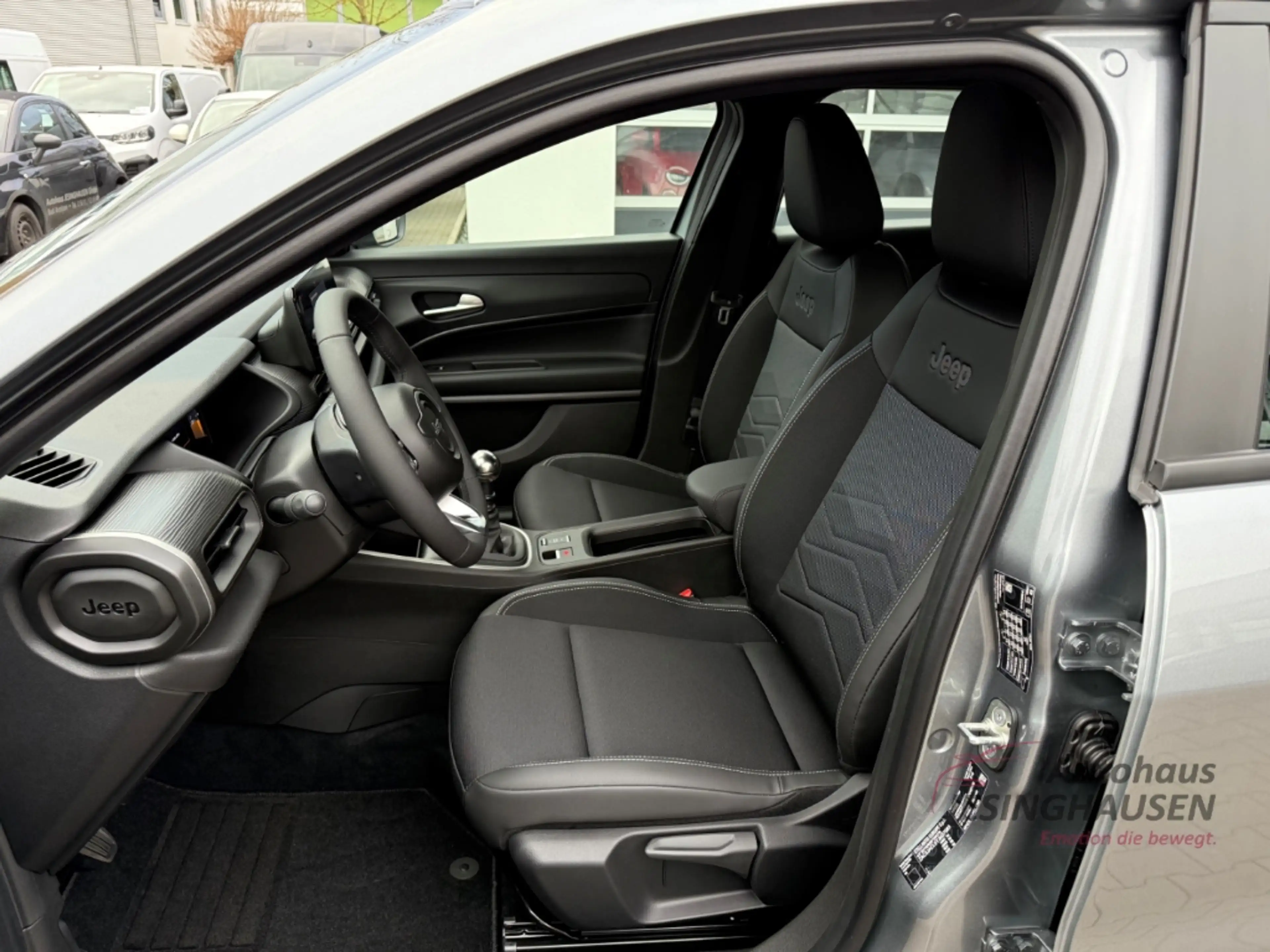 Jeep Avenger Altitude elek. Heckkl+Navi+RFK+Allwetter Navi LED — photo 11