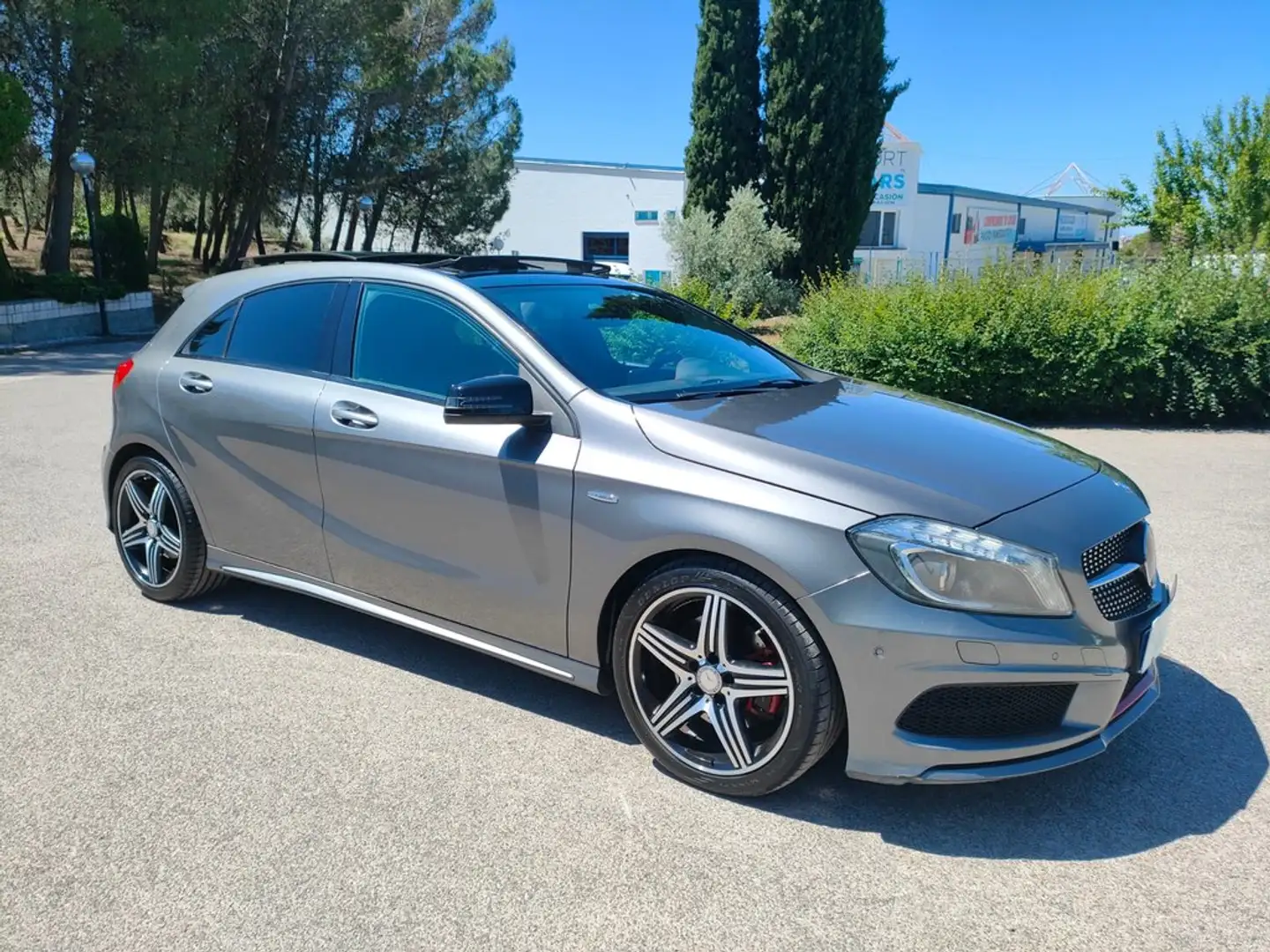 Mercedes-Benz A 250 Sport 4Matic 7G-DCT Gris - 2