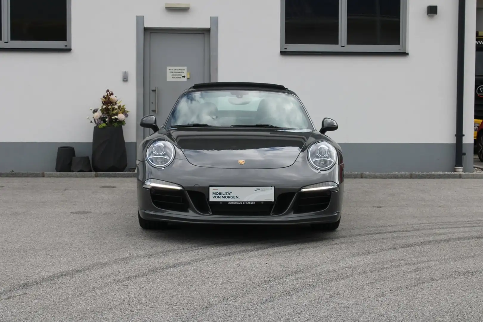 Porsche 911 Carrera Coupé DSG Grau - 2