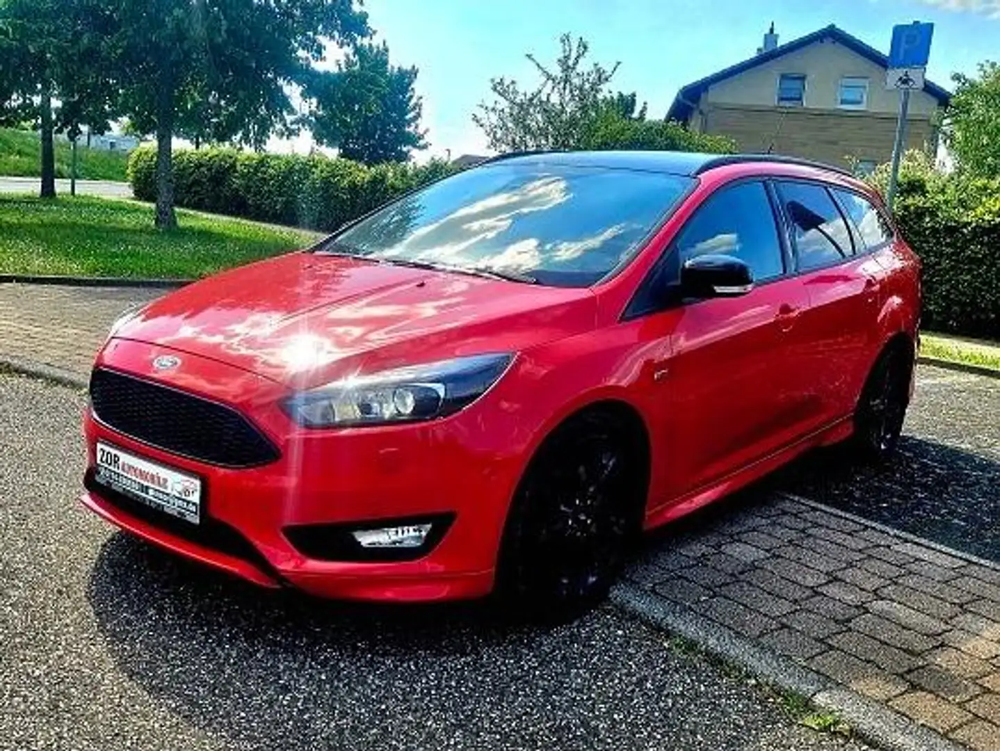 Ford Focus Sport *Xenon*18"Alu*Hu/Au neu*Scheckheft*8 fach* Rot - 1