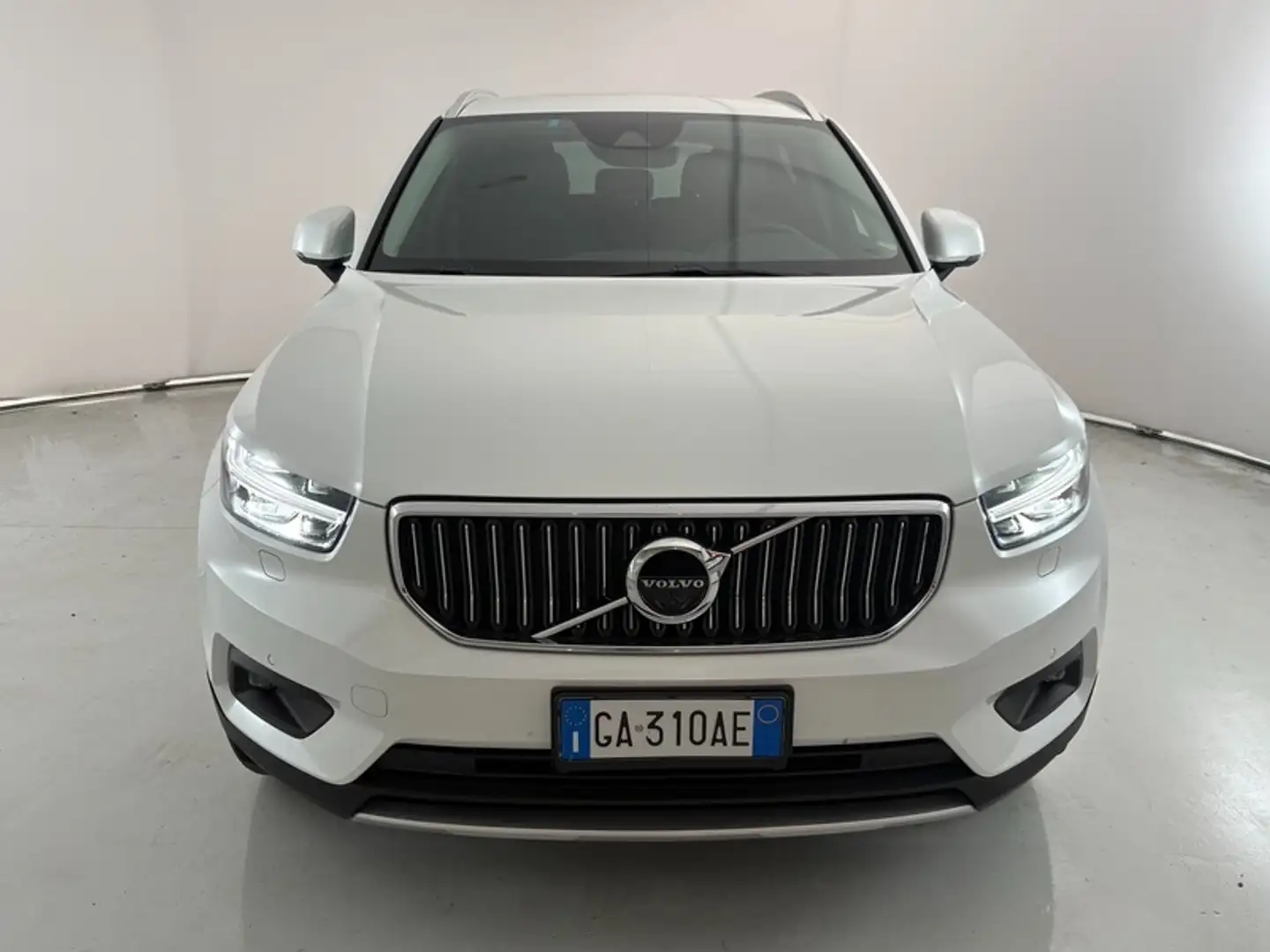 Volvo XC40 1.5 T5 Recharge Plug-in-Hybrid Inscription Weiß - 2
