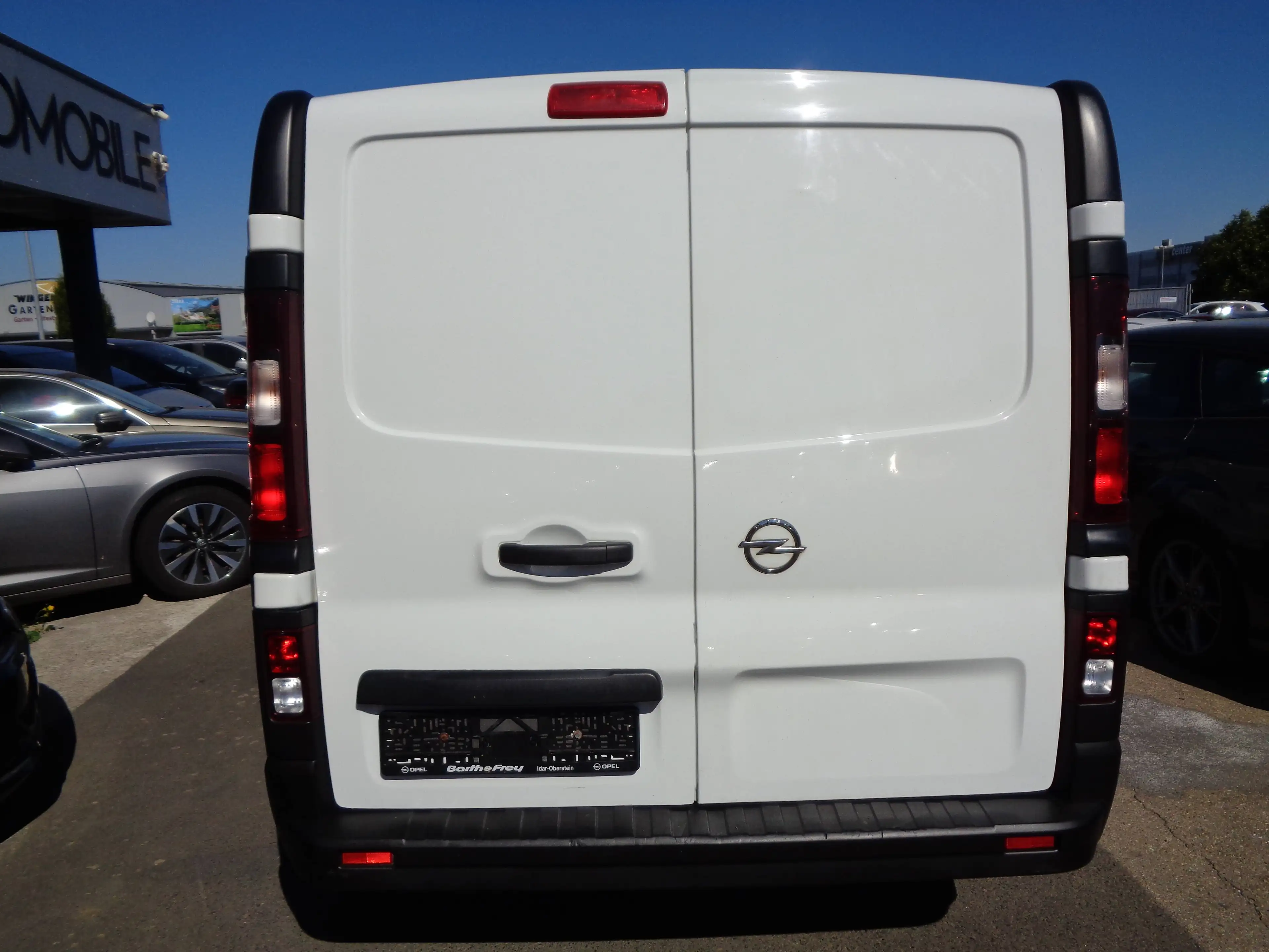 Opel Vivaro Kasten L1H1 2,7t°Klima°Bluetooth°Tempomat°1.Hand° — photo 8