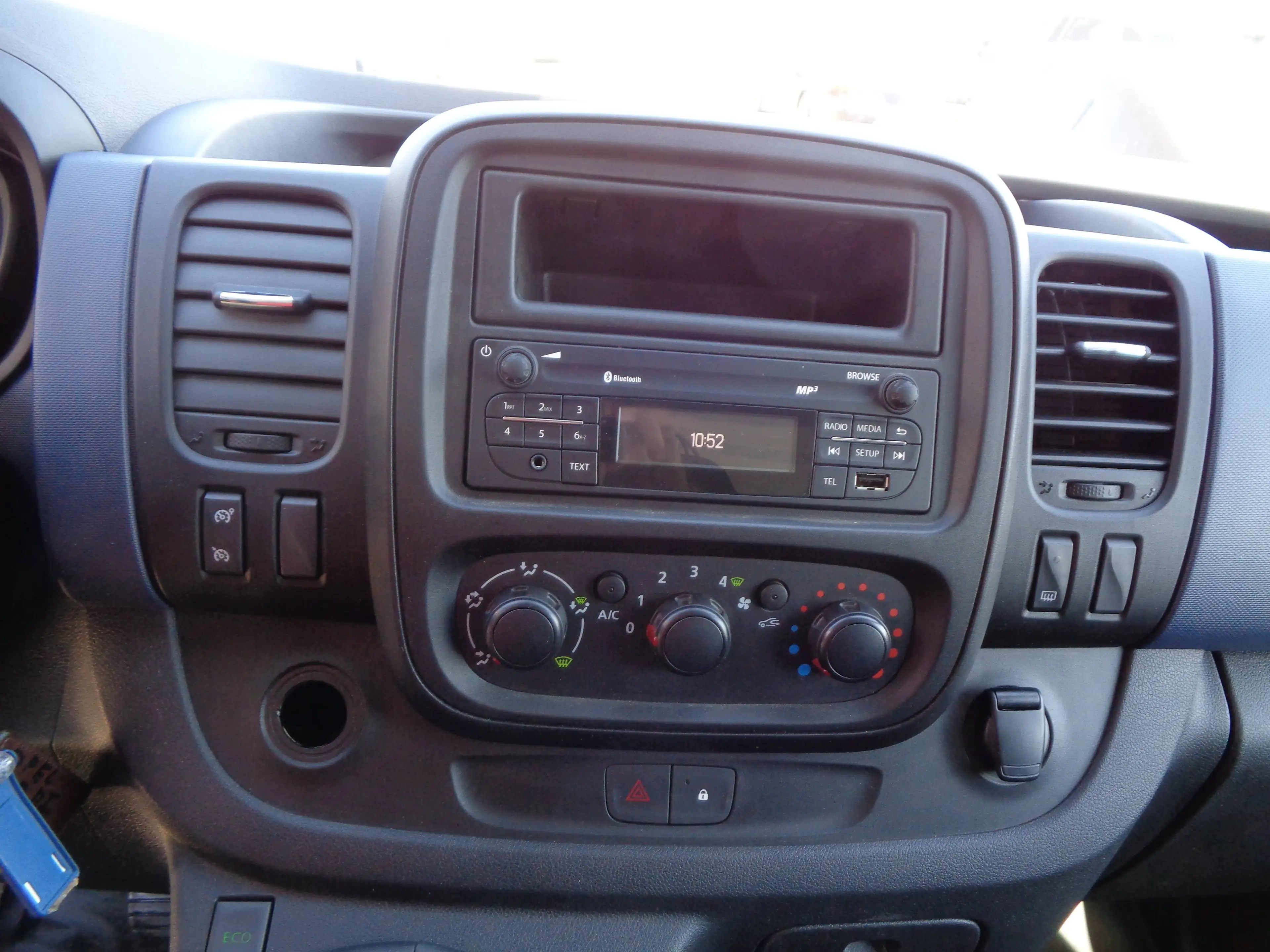 Opel Vivaro Kasten L1H1 2,7t°Klima°Bluetooth°Tempomat°1.Hand° — photo 13