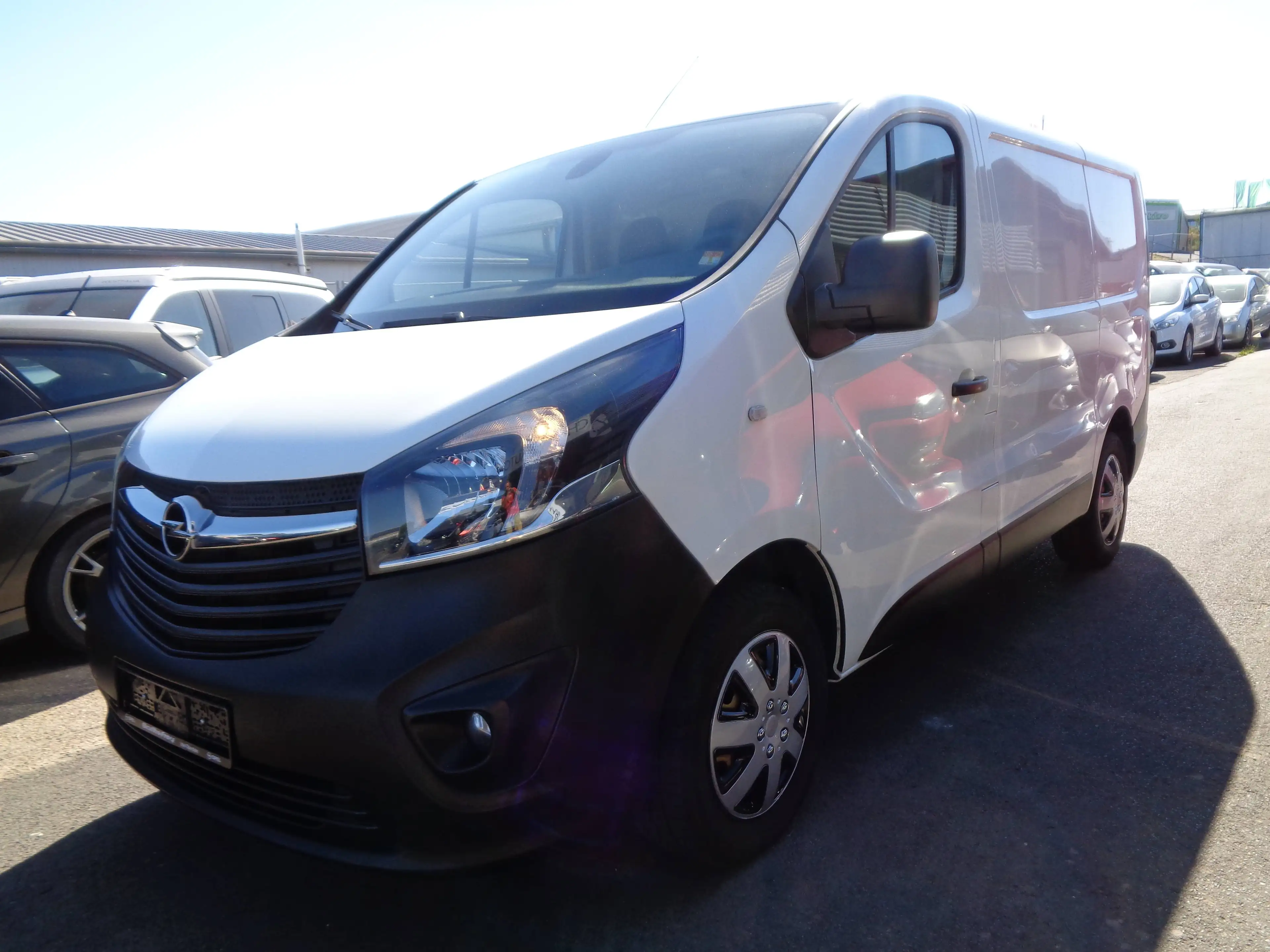 Opel Vivaro Kasten L1H1 2,7t°Klima°Bluetooth°Tempomat°1.Hand° — photo 2
