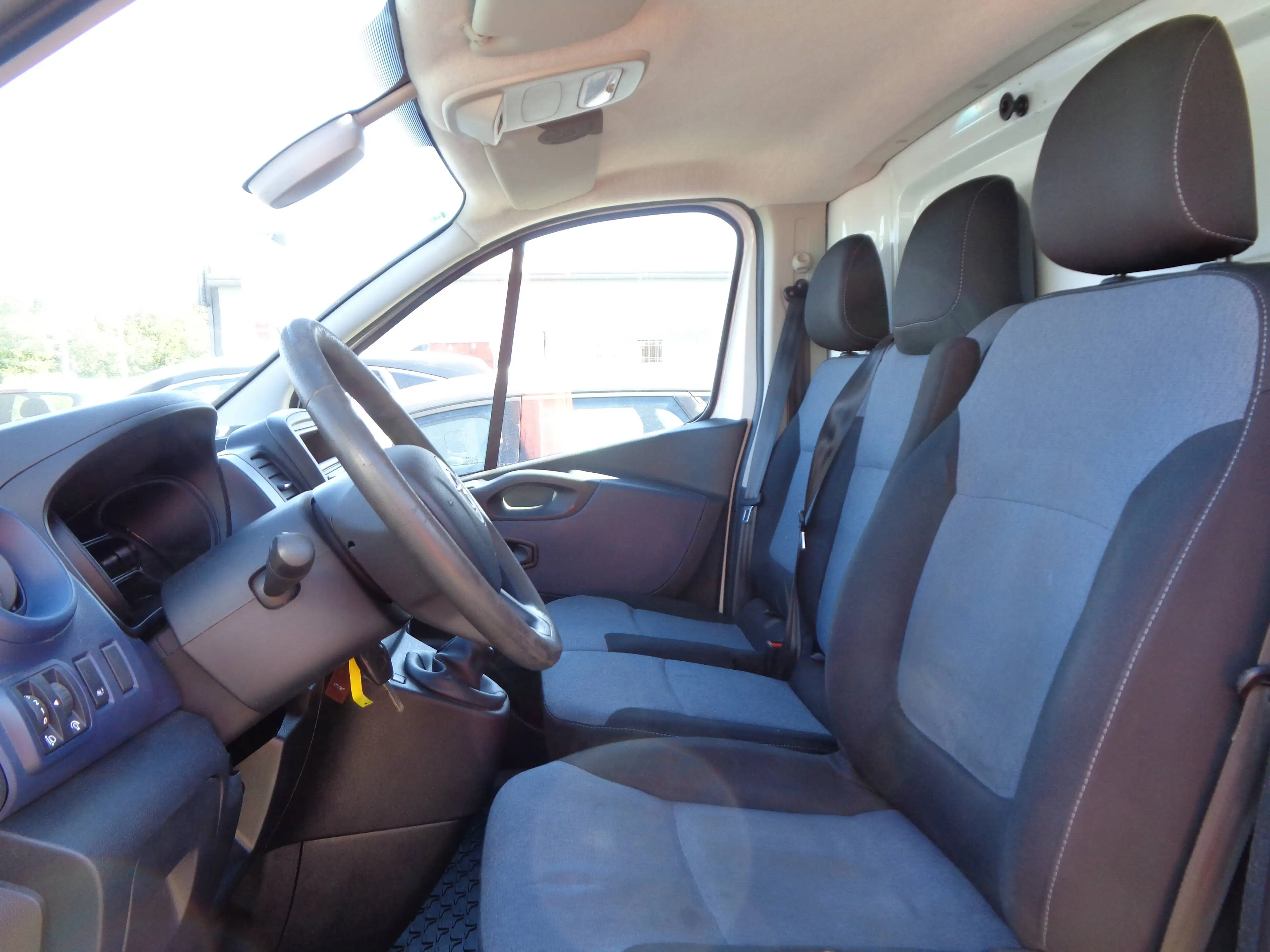 Opel Vivaro Kasten L1H1 2,7t°Klima°Bluetooth°Tempomat°1.Hand° — photo 11