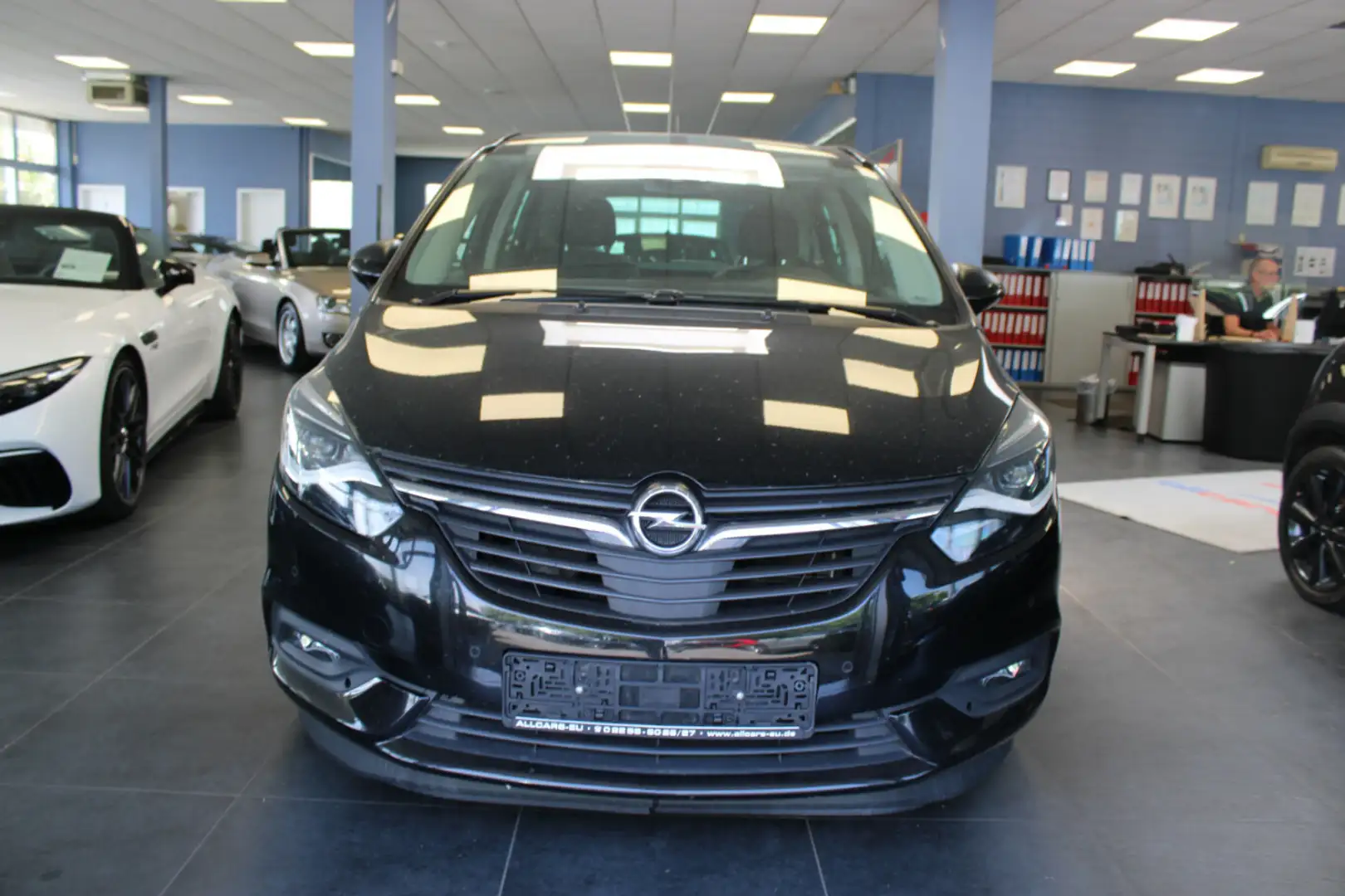 Opel Zafira 2.0 D Automatik Active - 7-Sitzer - Schwarz - 2