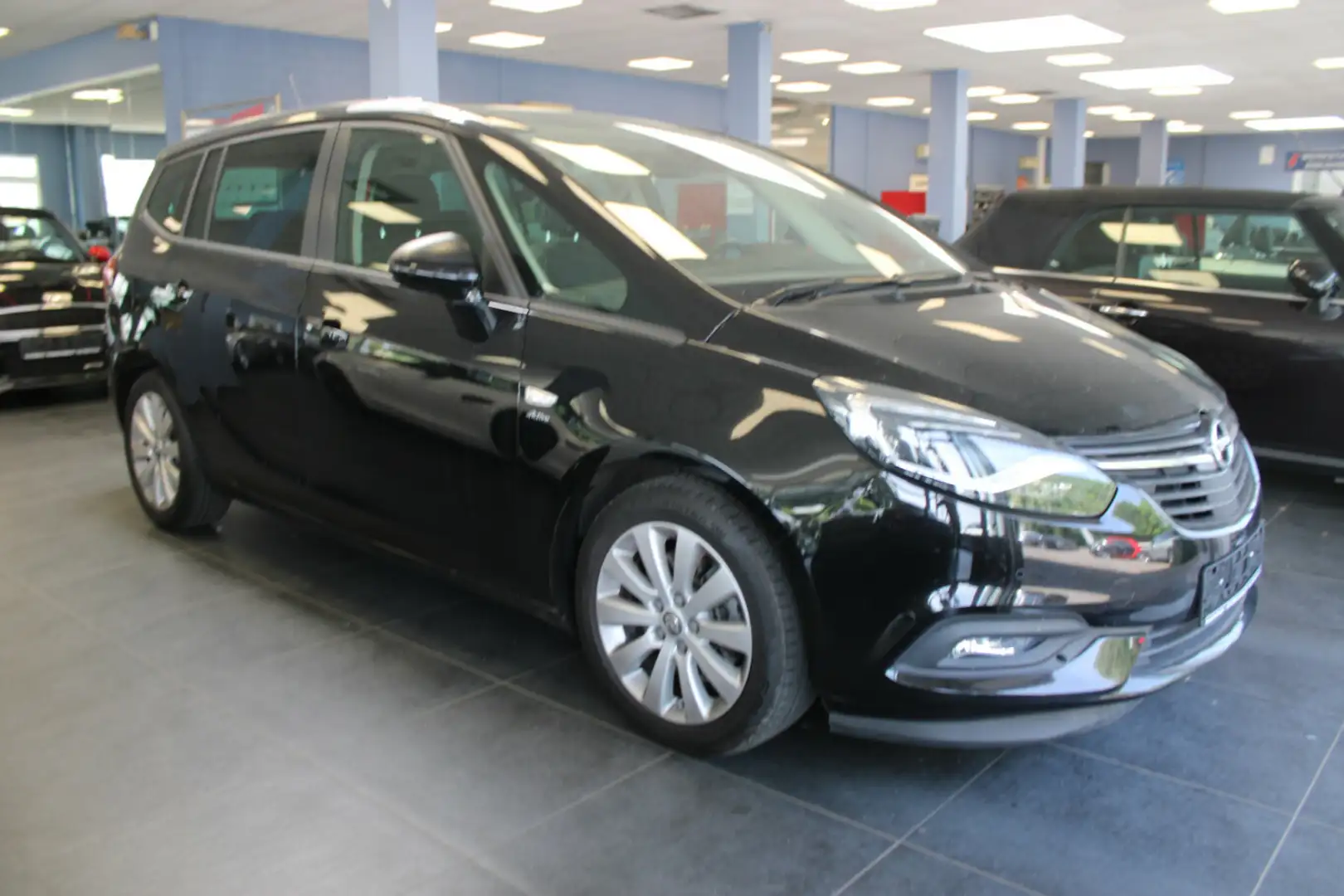 Opel Zafira 2.0 D Automatik Active - 7-Sitzer - Schwarz - 1