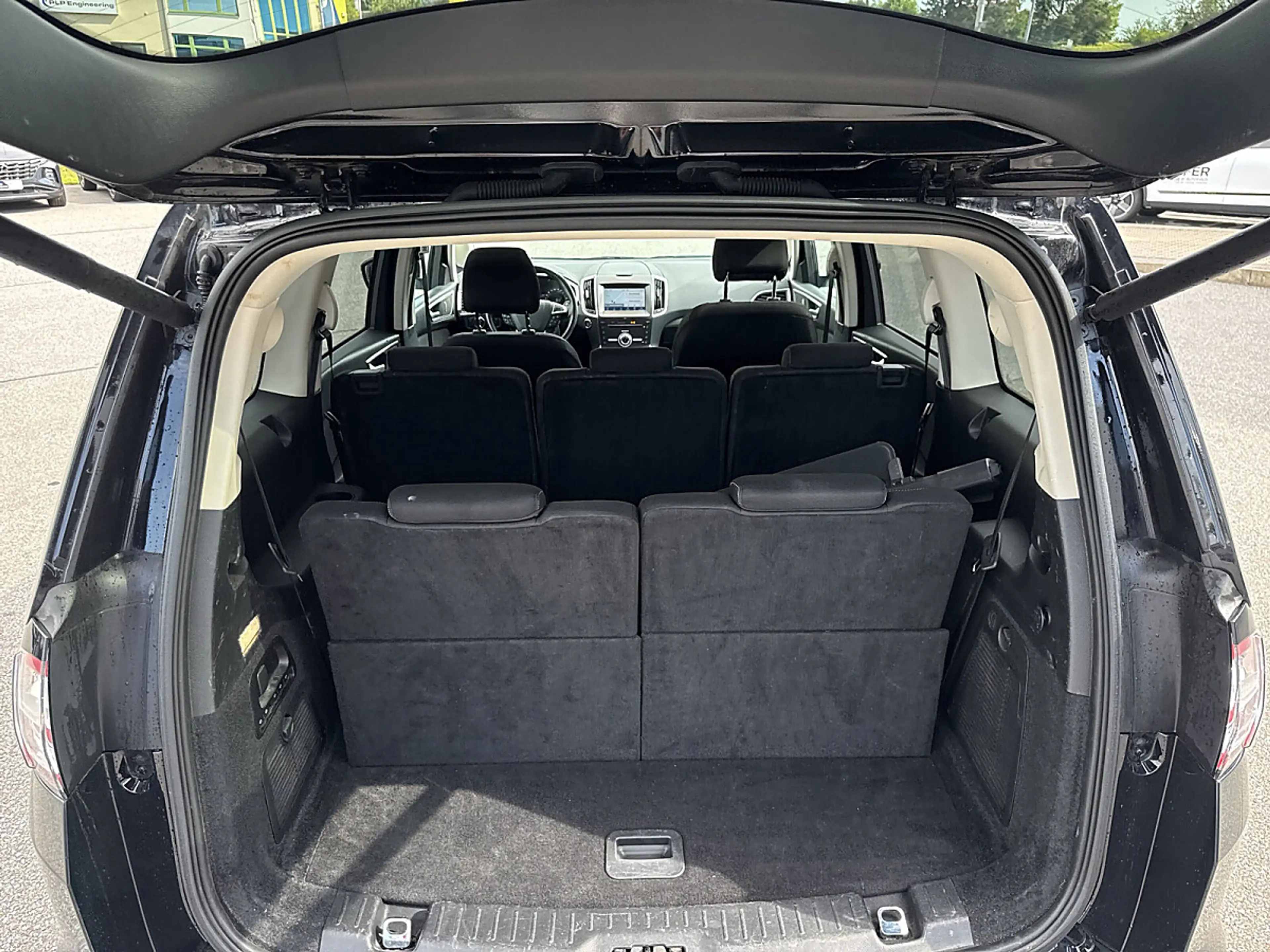 Ford Galaxy 2,5 Duratec Hybrid Titanium Aut. — photo 12