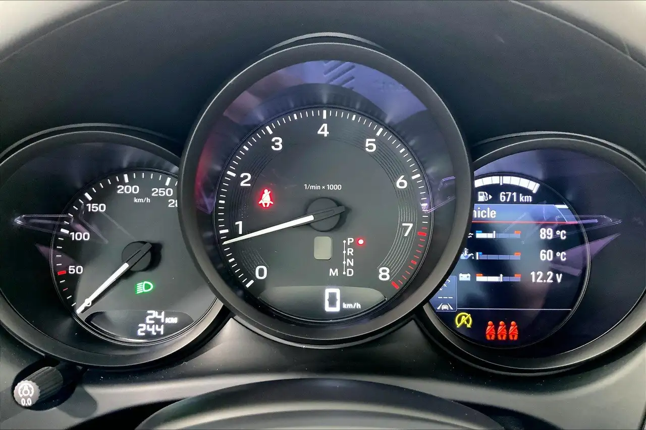 Porsche Macan снимка Porsche Macan