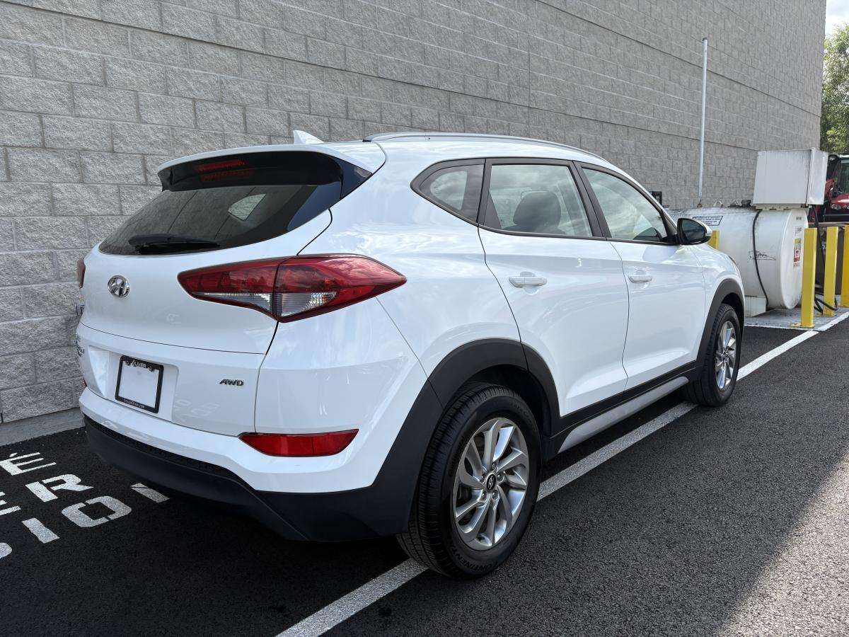2018 Hyundai Tucson 2.0L Premium AWD air climatisé vitre electriques — снимка 1