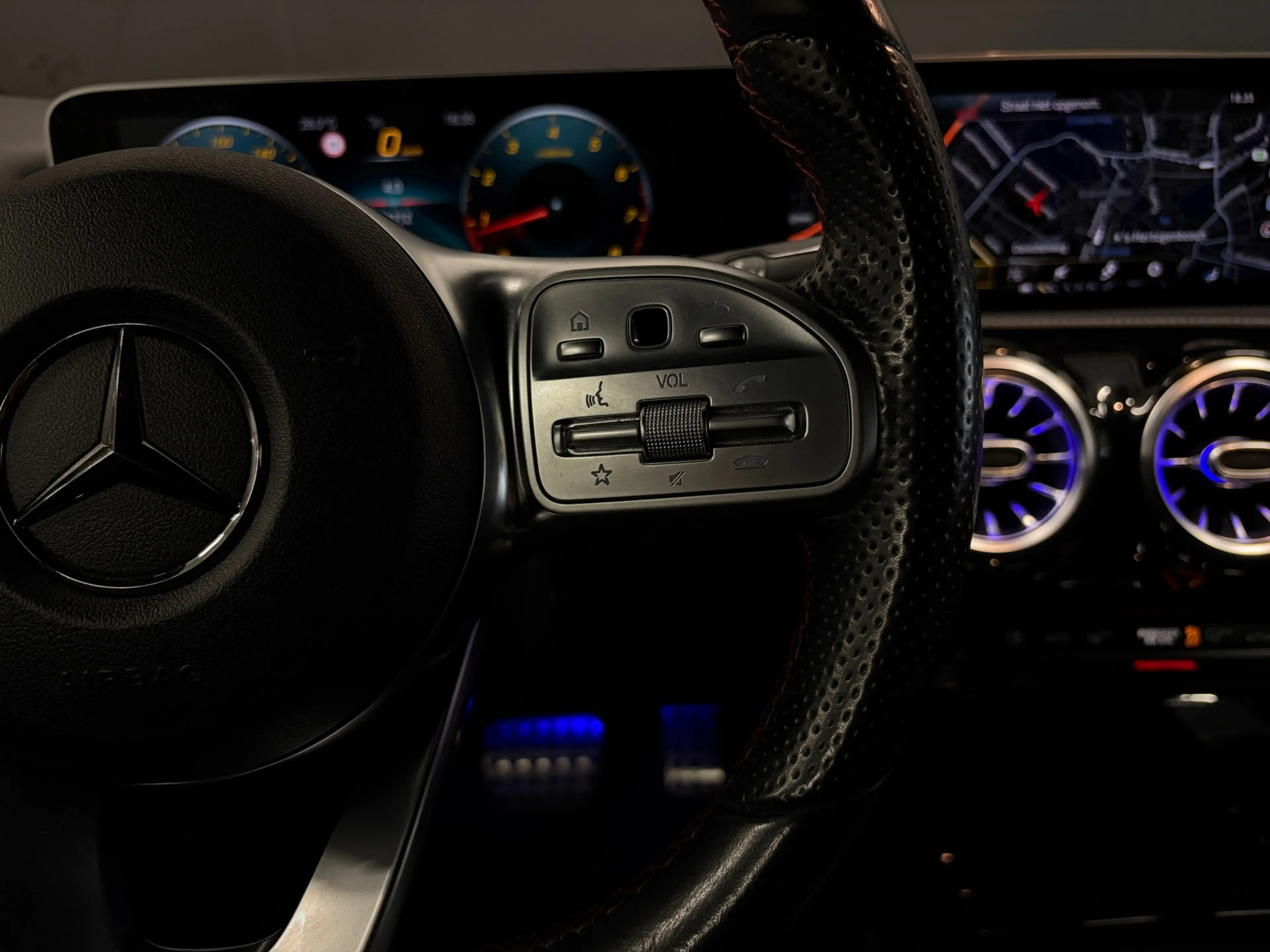 Mercedes-Benz A 200 AMG Sfeer Stoelverwarming 12 mnd garantie — photo 13