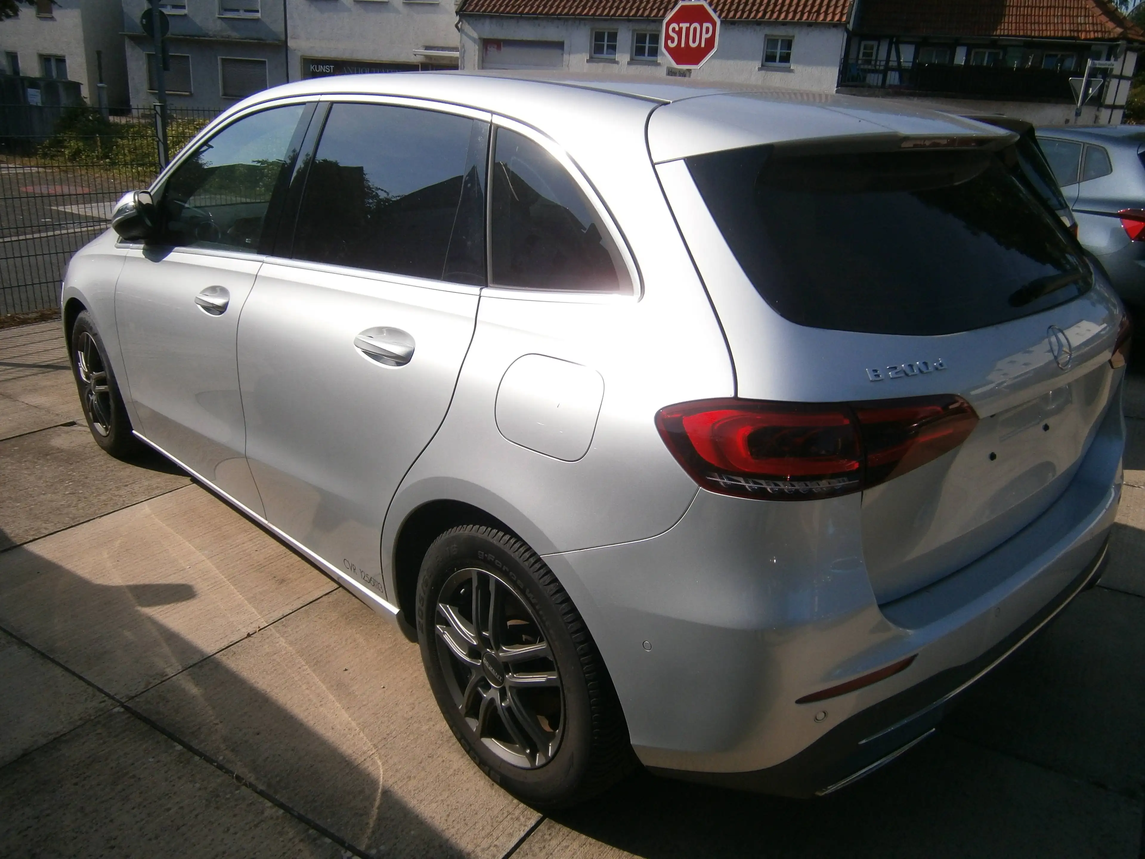 Mercedes-Benz B 200 B 200 d (247.012) — photo 2