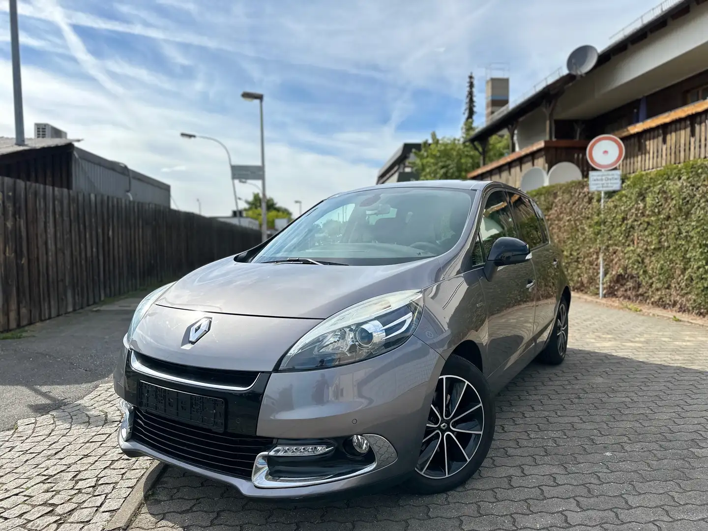 Renault Scenic BOSE Edition*Navi*Cam*AHK*2-Zonen*Automatik* Grijs - 1