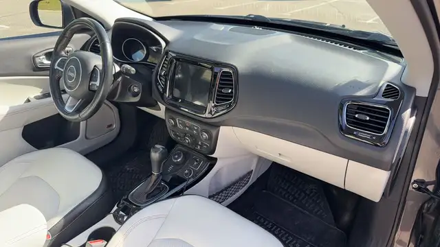 Jeep Compass view 10