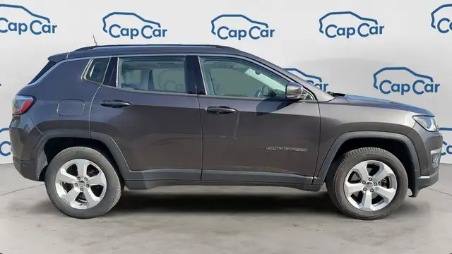Jeep Compass view 4