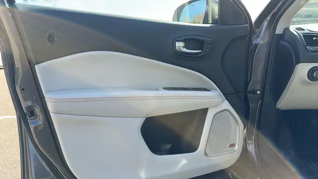 Jeep Compass view 7
