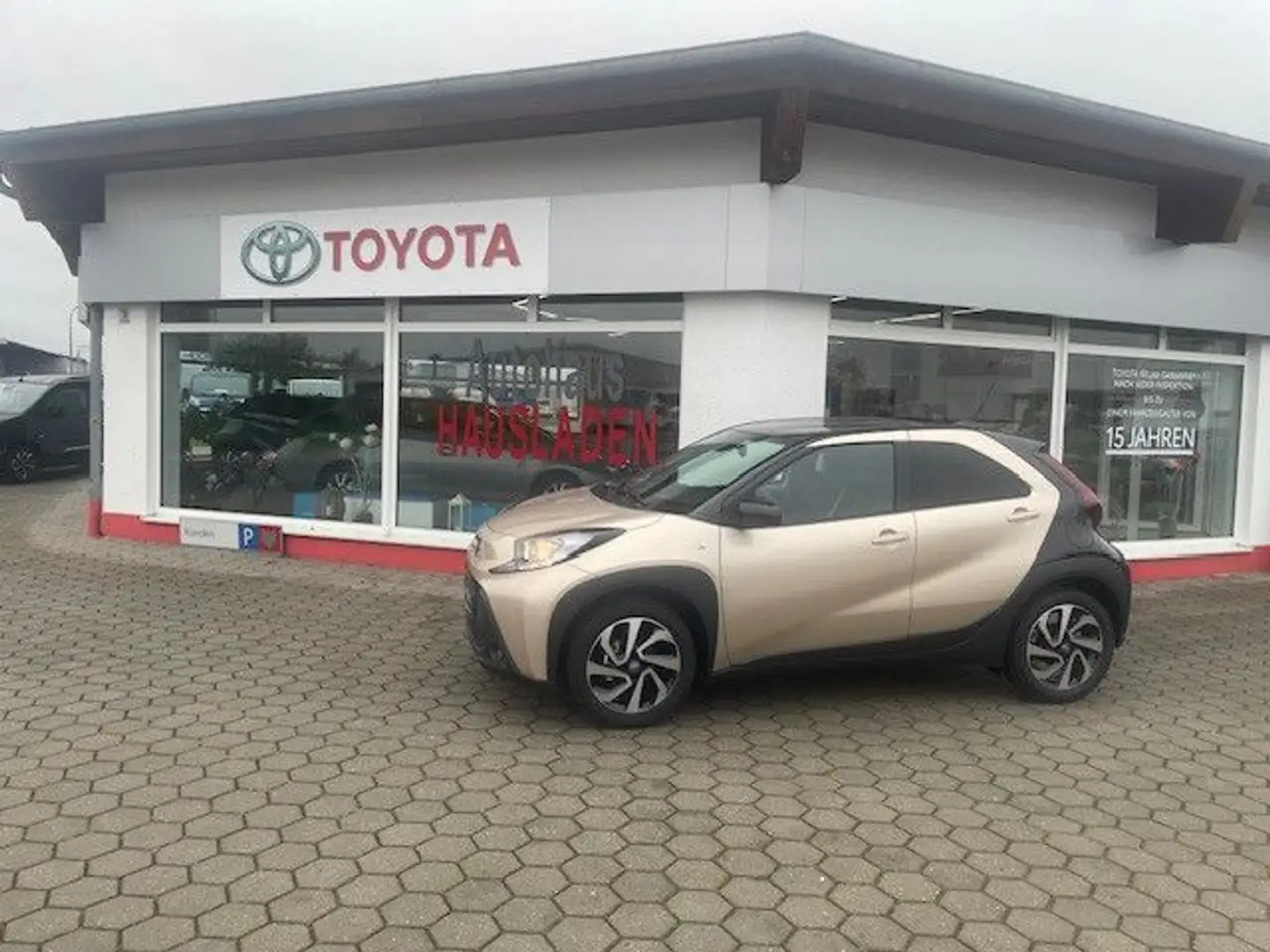 Toyota Aygo X Teamplayer Beige - 1