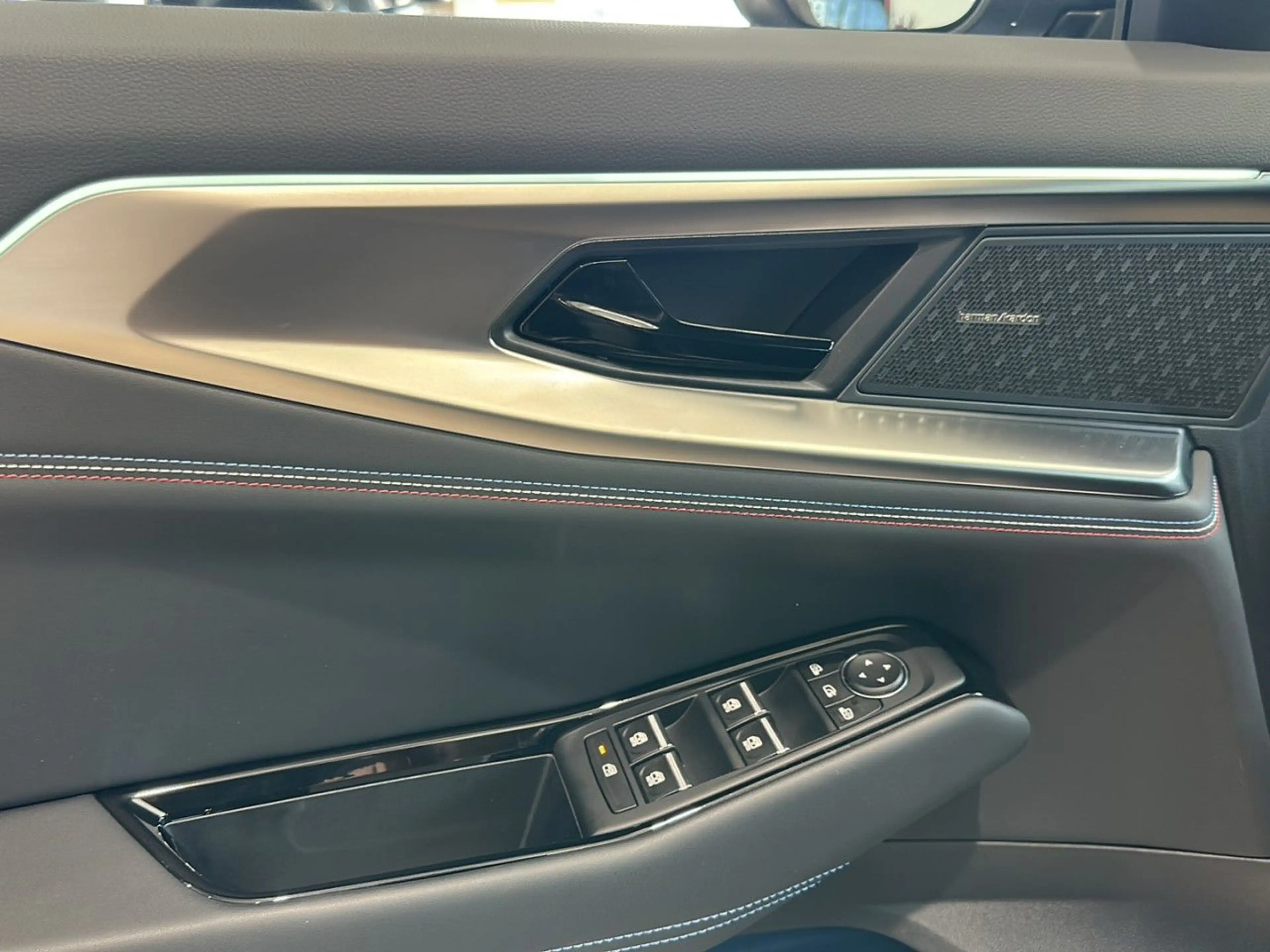 Renault Rafale 300 E-Tech Hyper Hybrid 4x4 Atelier Alpine — photo 9