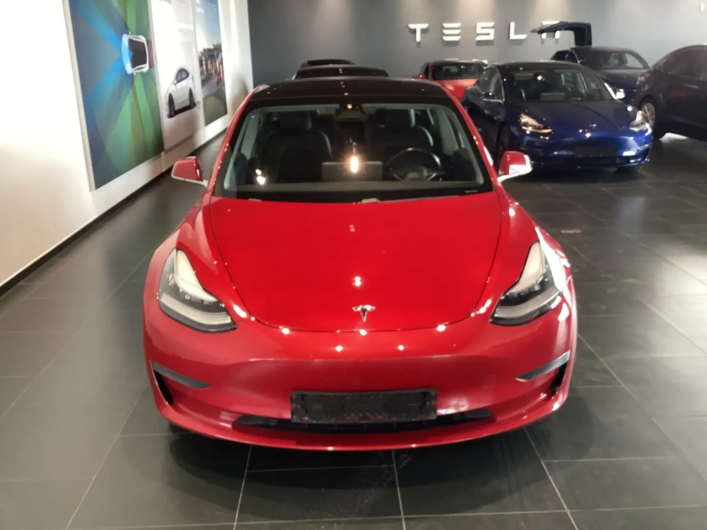Tesla Model 3 75 kWh Long-Range Dual Motor Rouge - 2