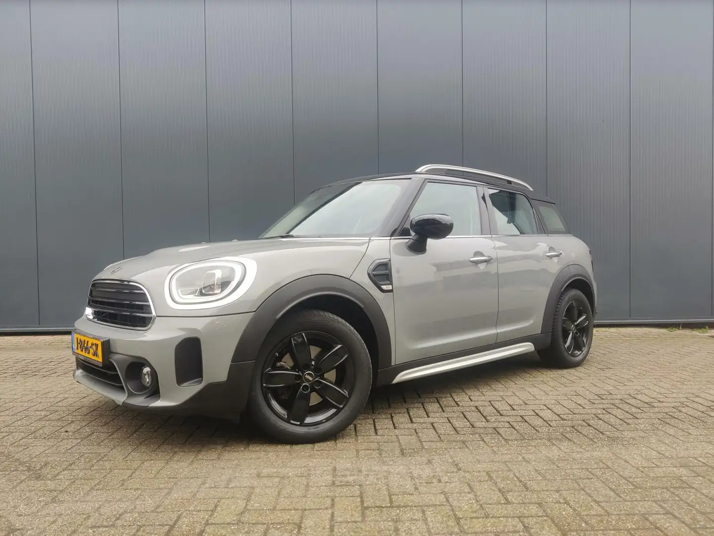 MINI Cooper Countryman 1.5 Business Edition Szürke - 2