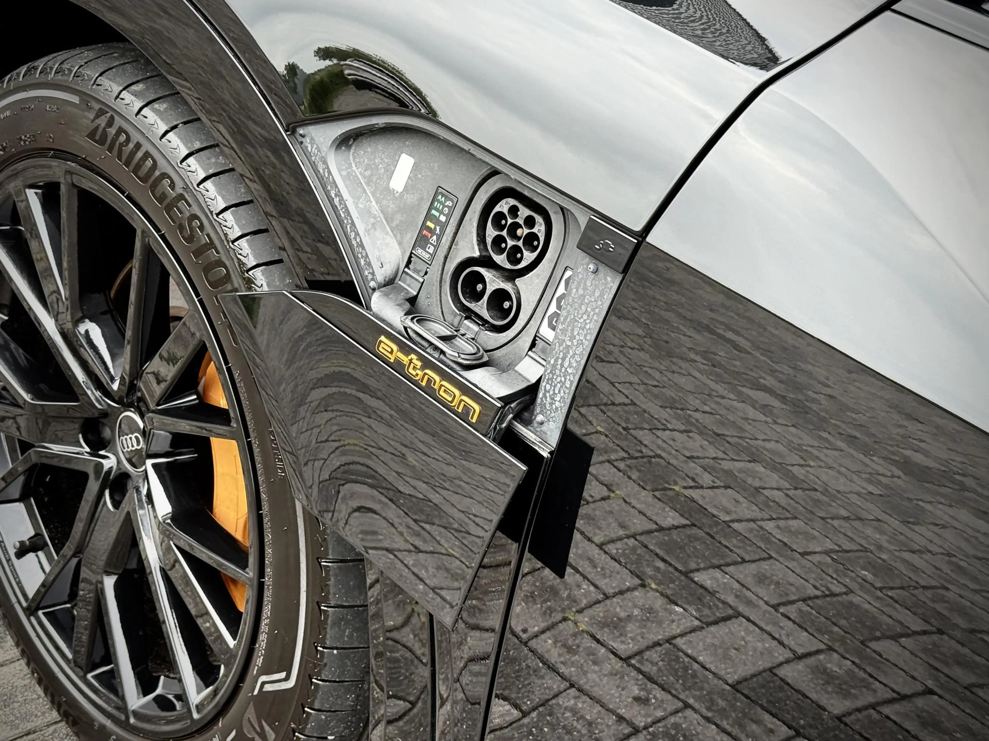 Audi e-tron 55 quattro S Line Black Edition/Pano/ B&O/97%SOH — photo 41
