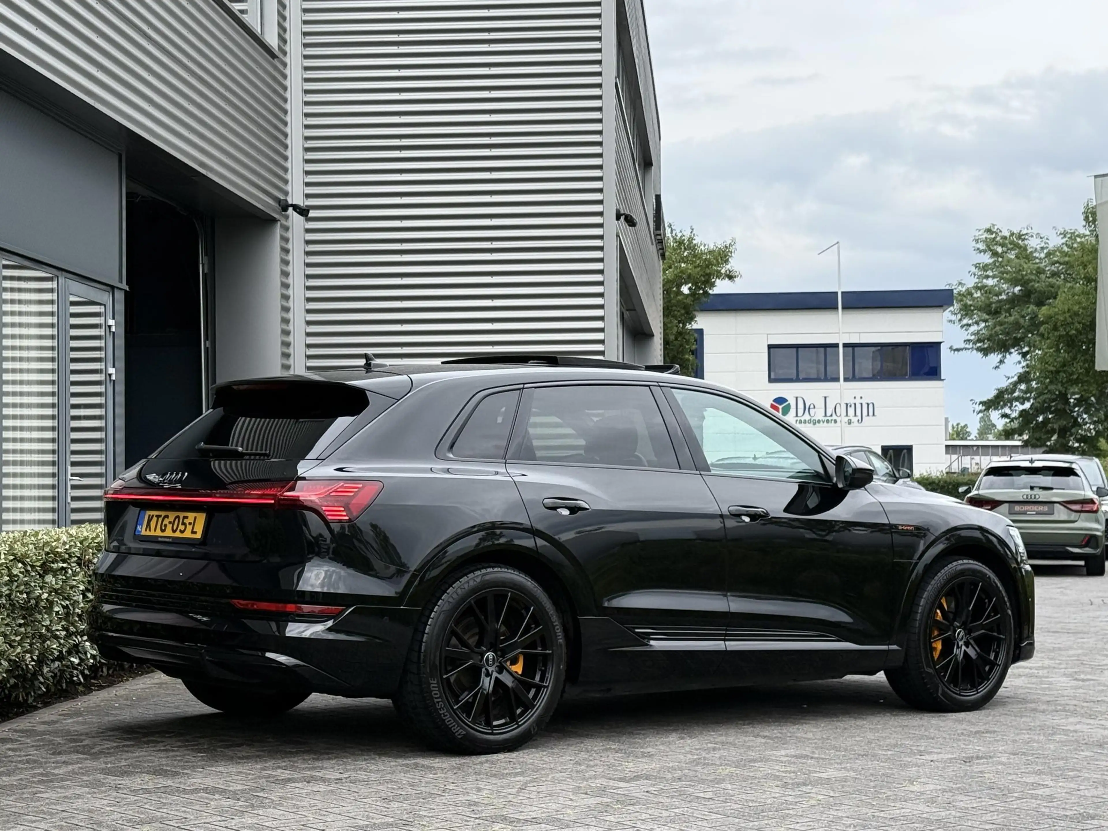 Audi e-tron 55 quattro S Line Black Edition/Pano/ B&O/97%SOH — photo 46