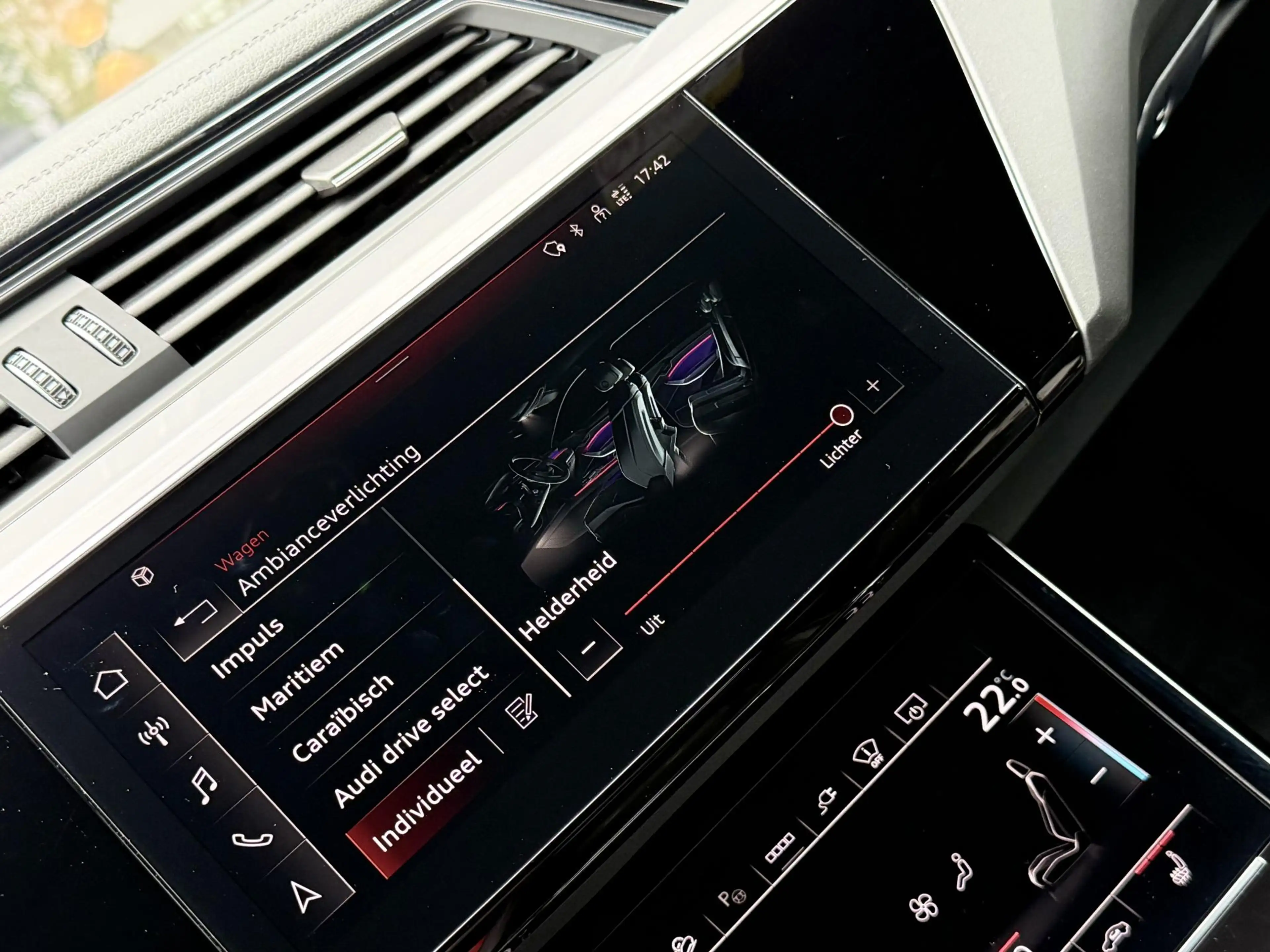 Audi e-tron 55 quattro S Line Black Edition/Pano/ B&O/97%SOH — photo 39