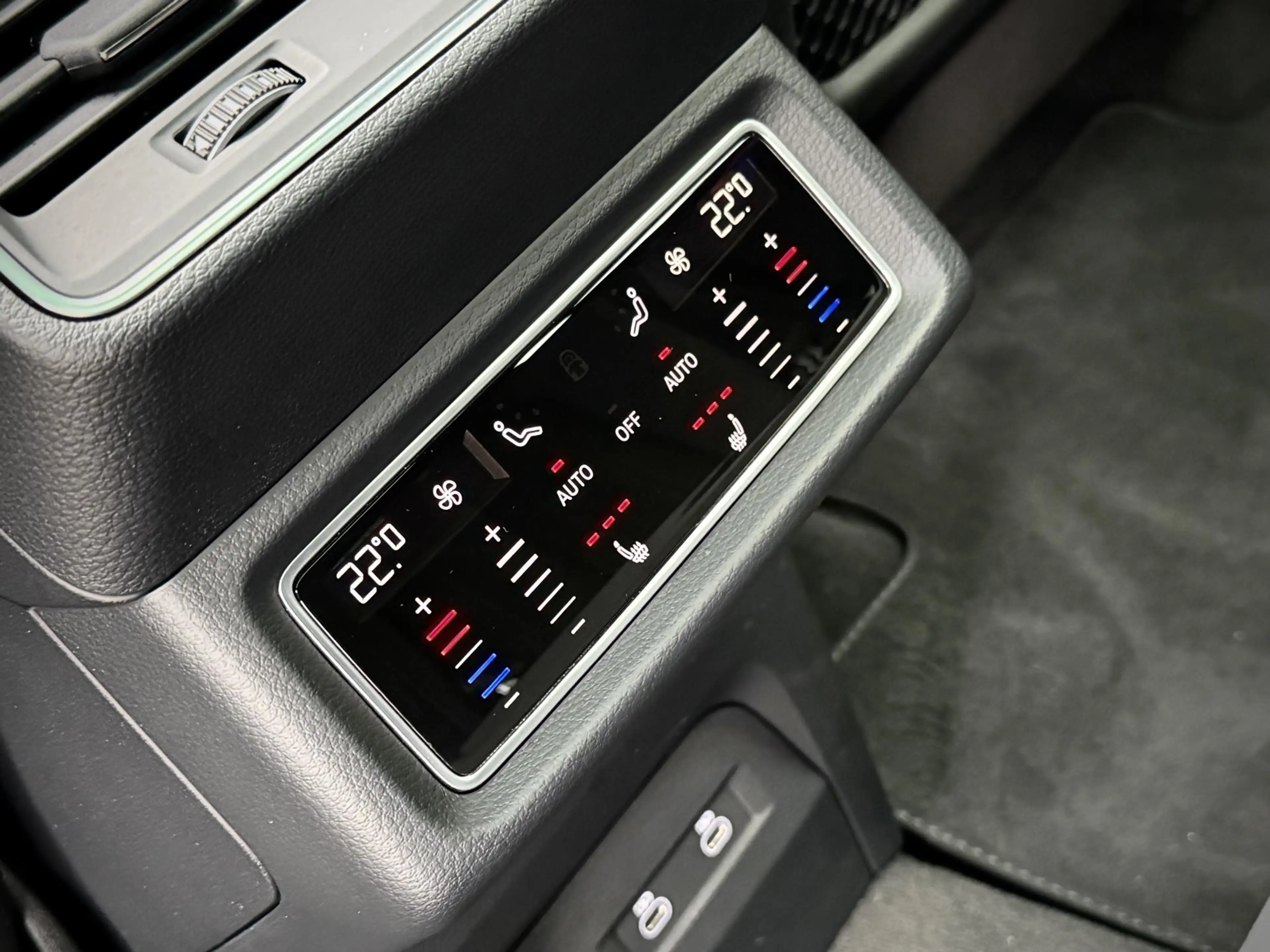 Audi e-tron 55 quattro S Line Black Edition/Pano/ B&O/97%SOH — photo 28