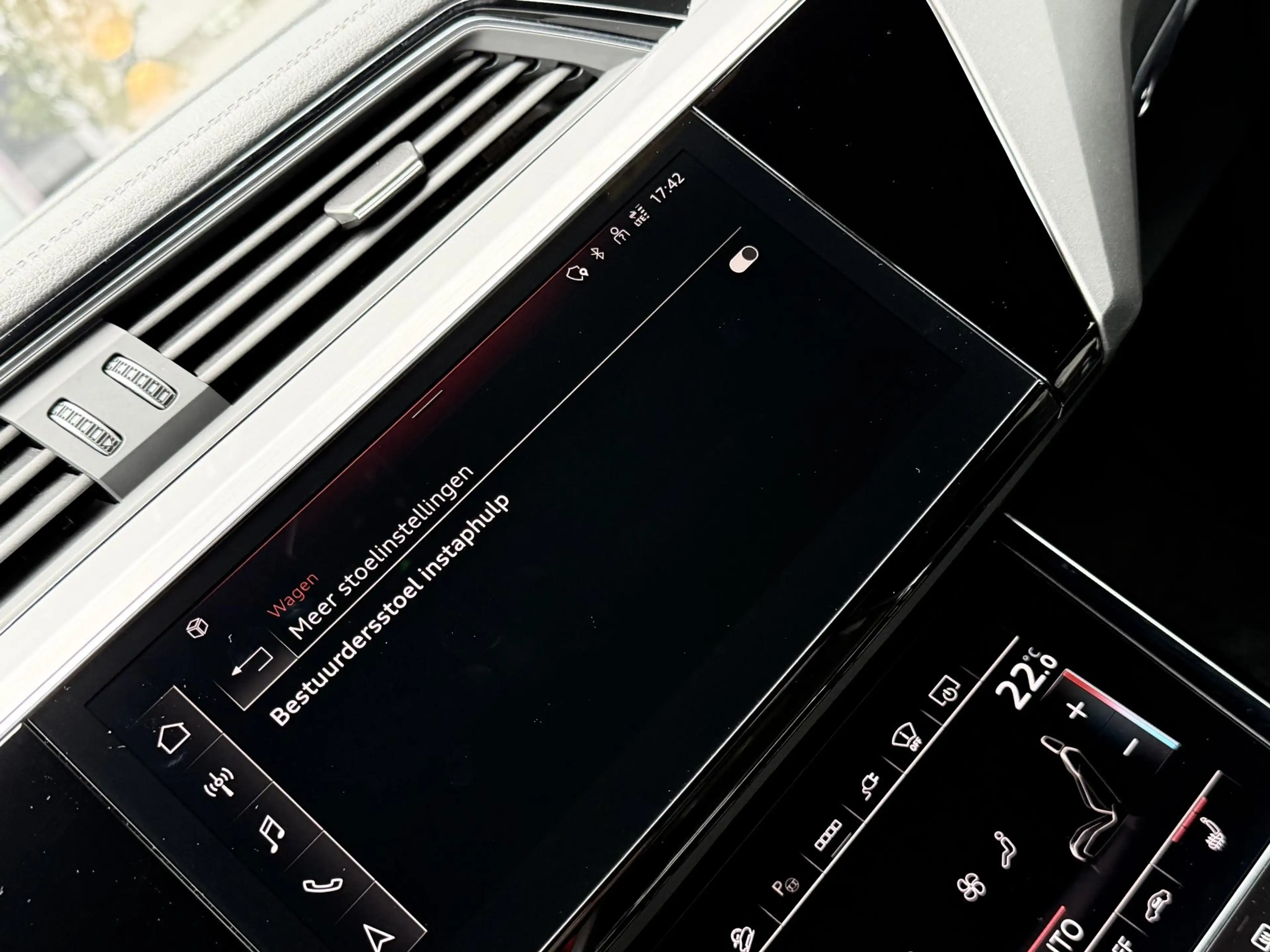Audi e-tron 55 quattro S Line Black Edition/Pano/ B&O/97%SOH — photo 37
